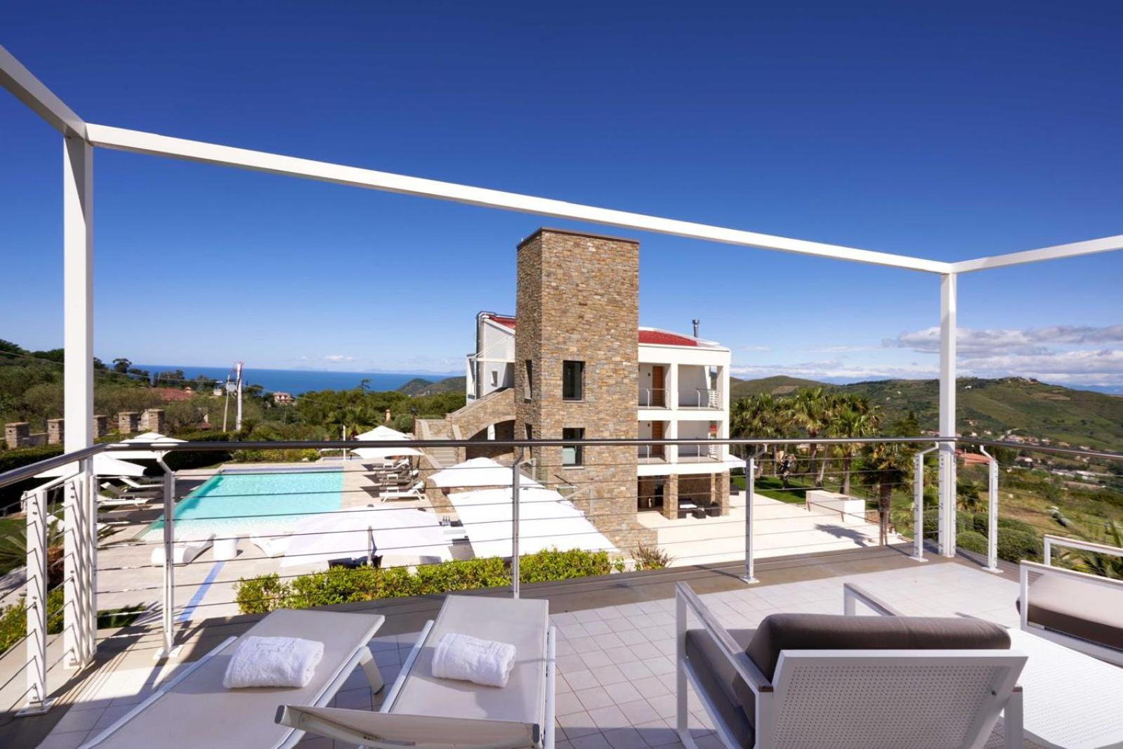 Quadruple Room with Sea View - Photo 15