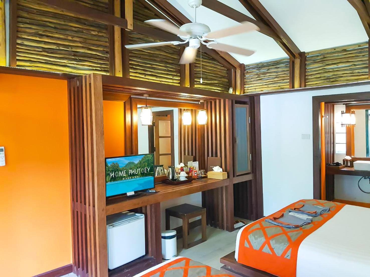 Two-Bedroom River View Deluxe Family photo 3