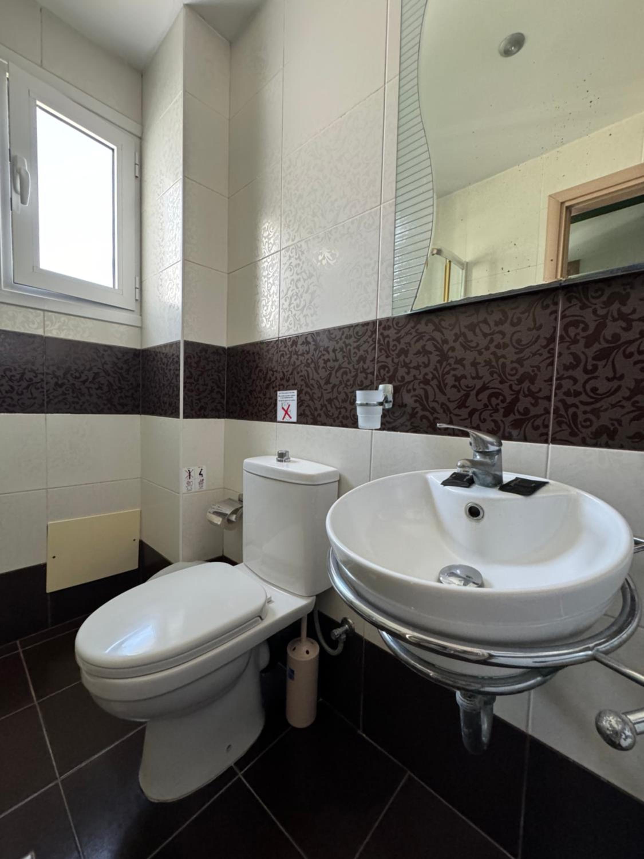 Double or Twin Room with Balcony - Photo 14