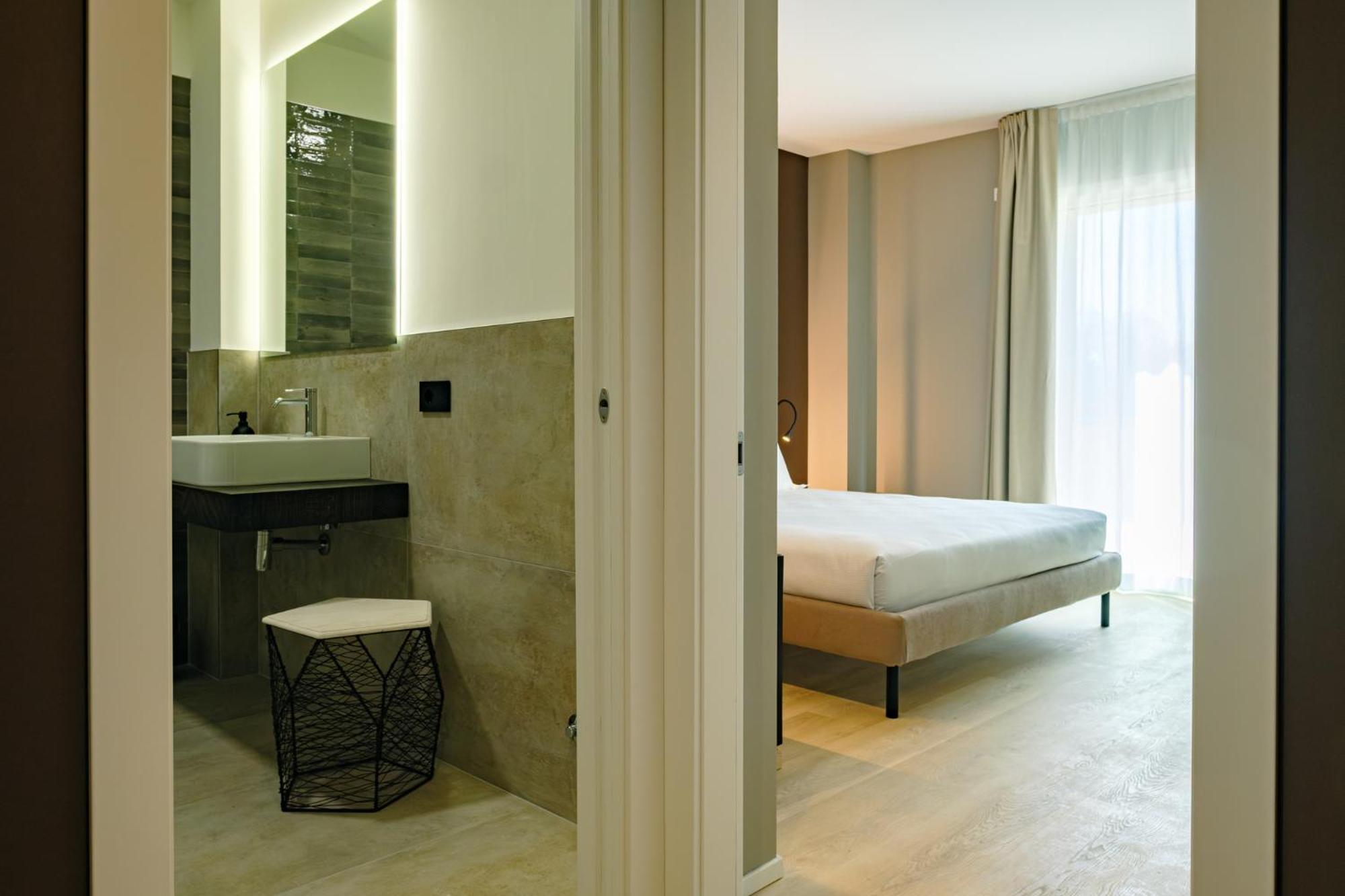One-Bedroom Premier Apartment