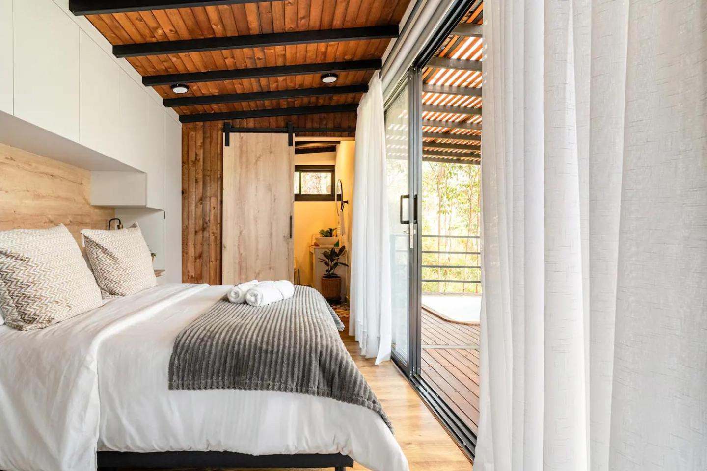 Queen Room With Balcony photo 2