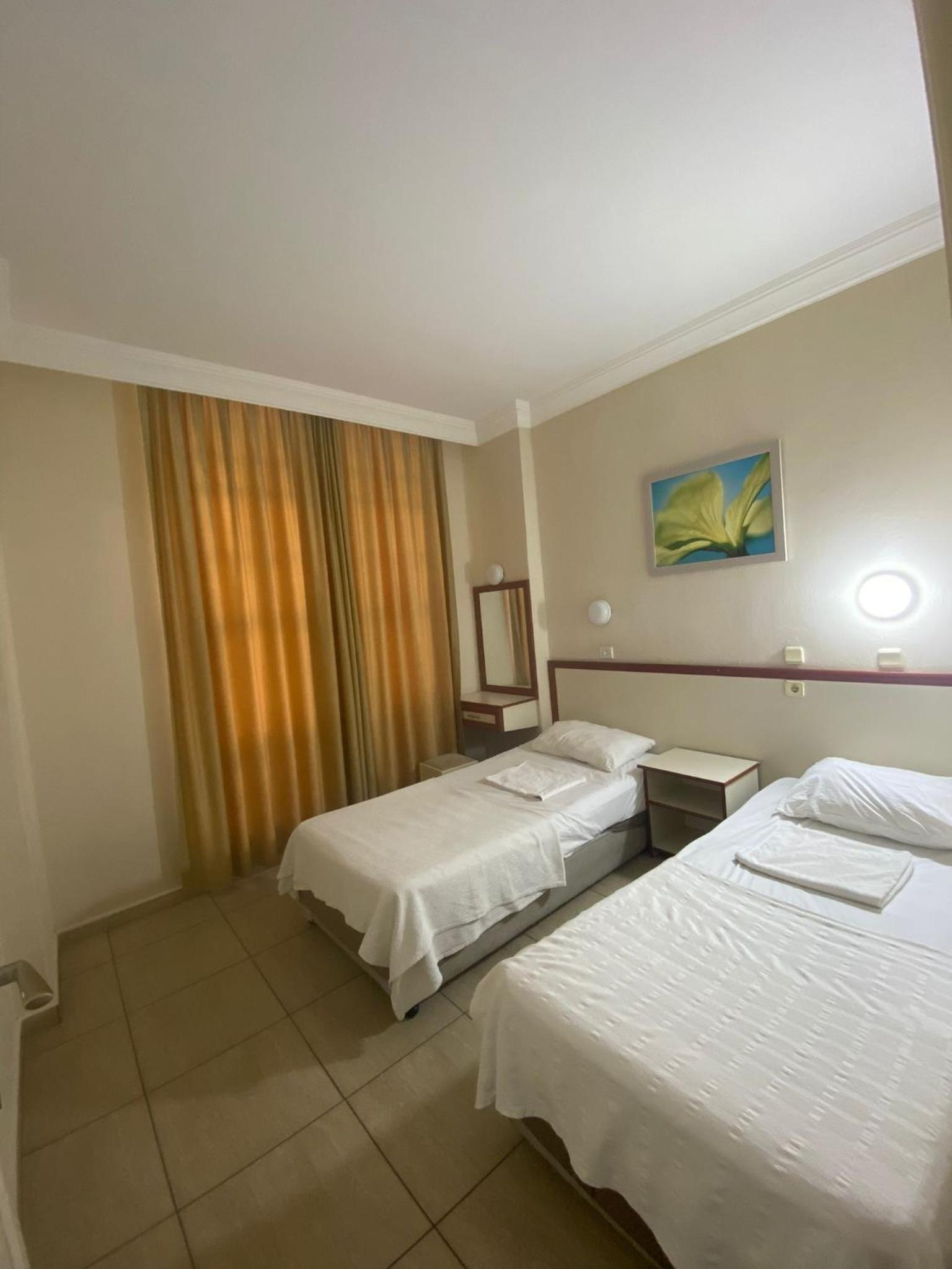 Standard Twin Room - Photo 8