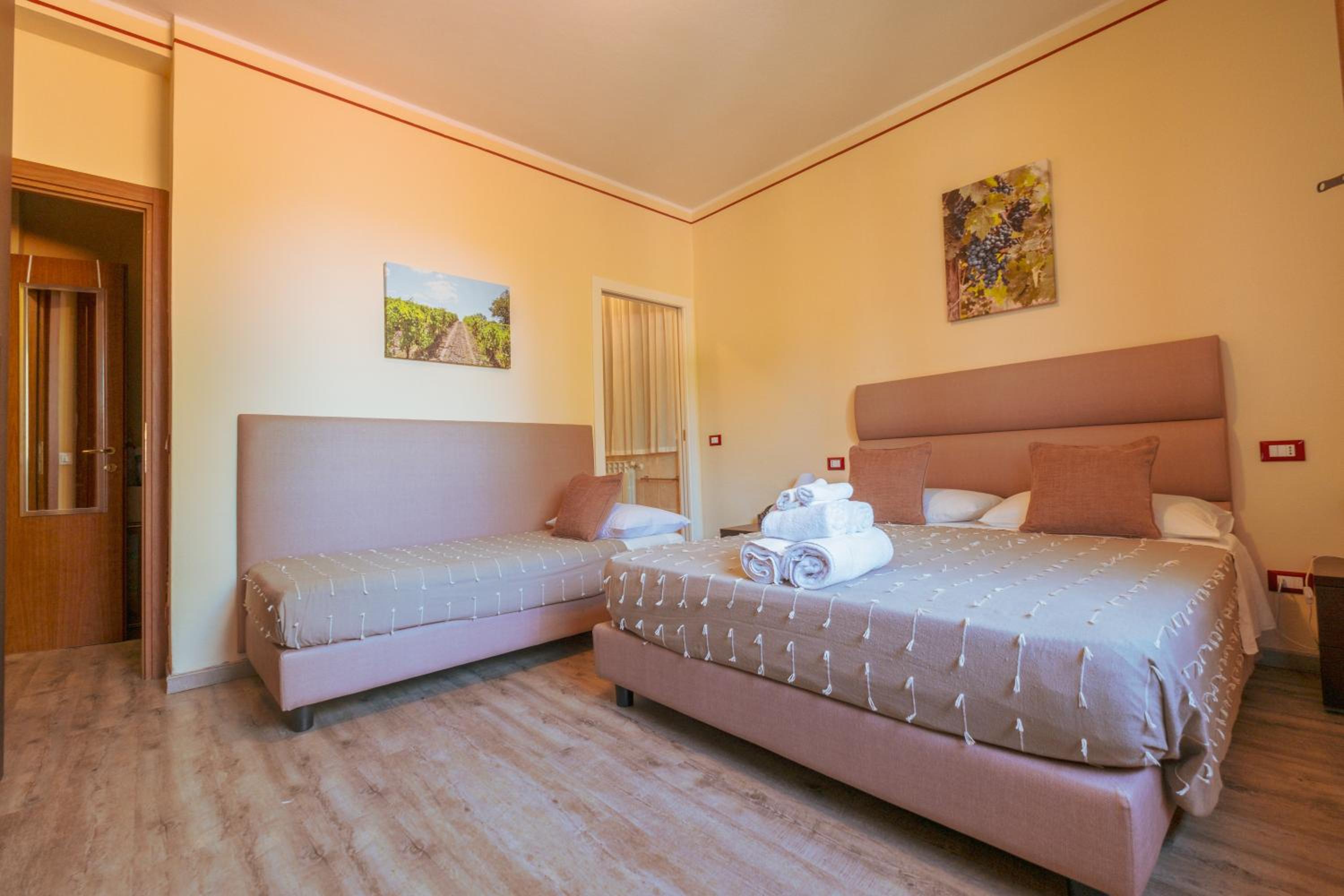 Triple Room with Private Bathroom photo 3