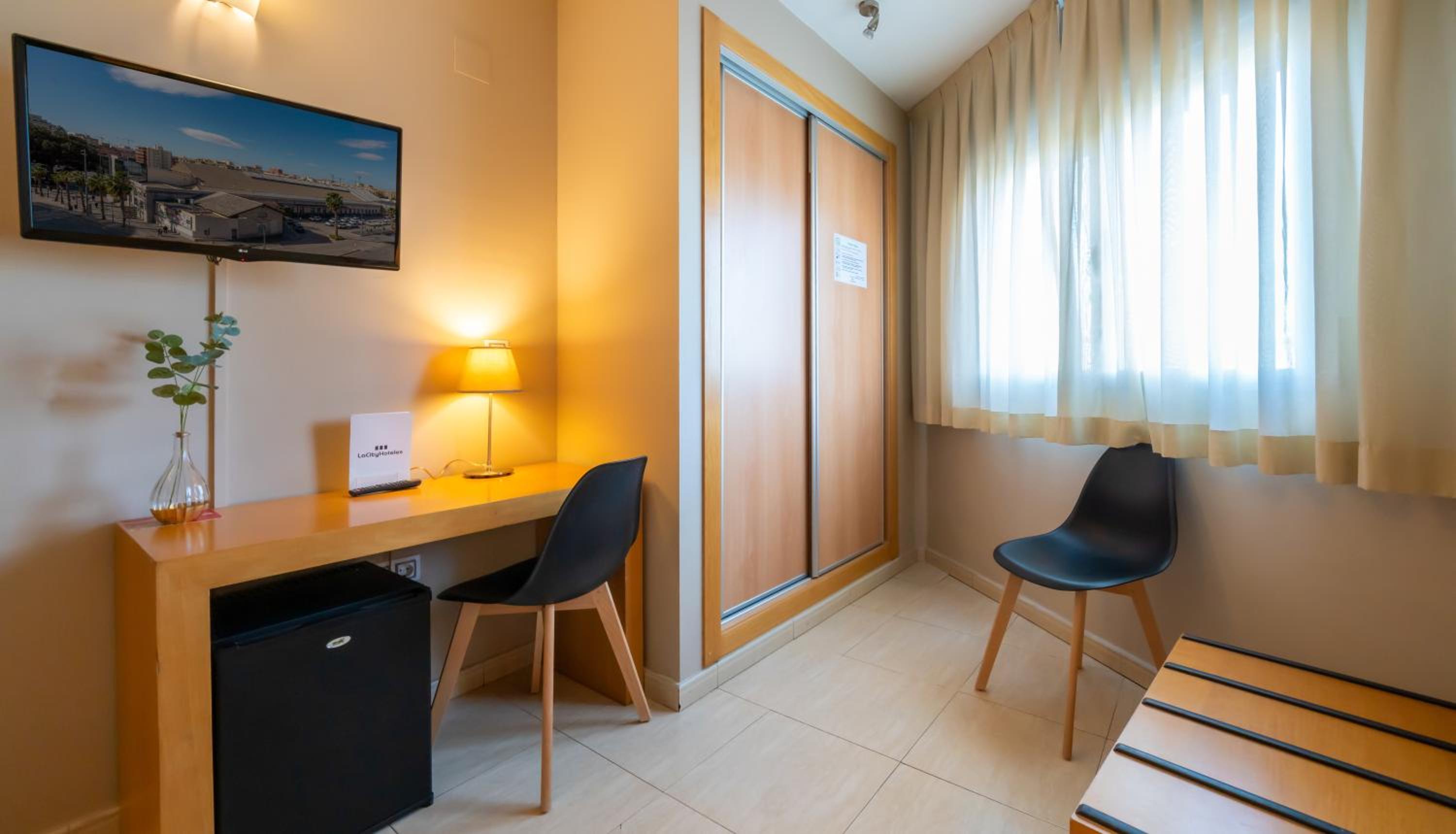 Double Room - Photo 14
