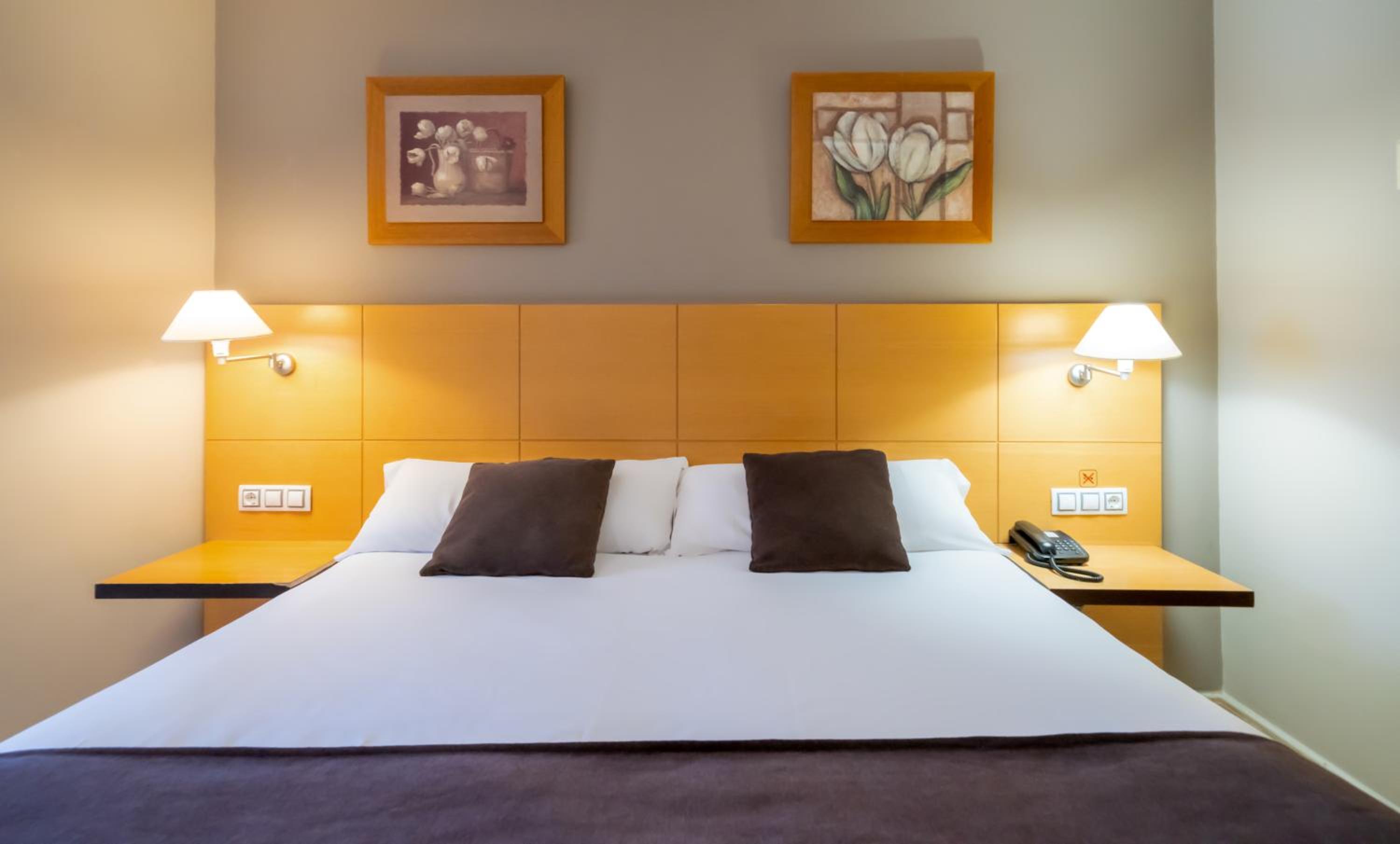 Double Room - Photo 17