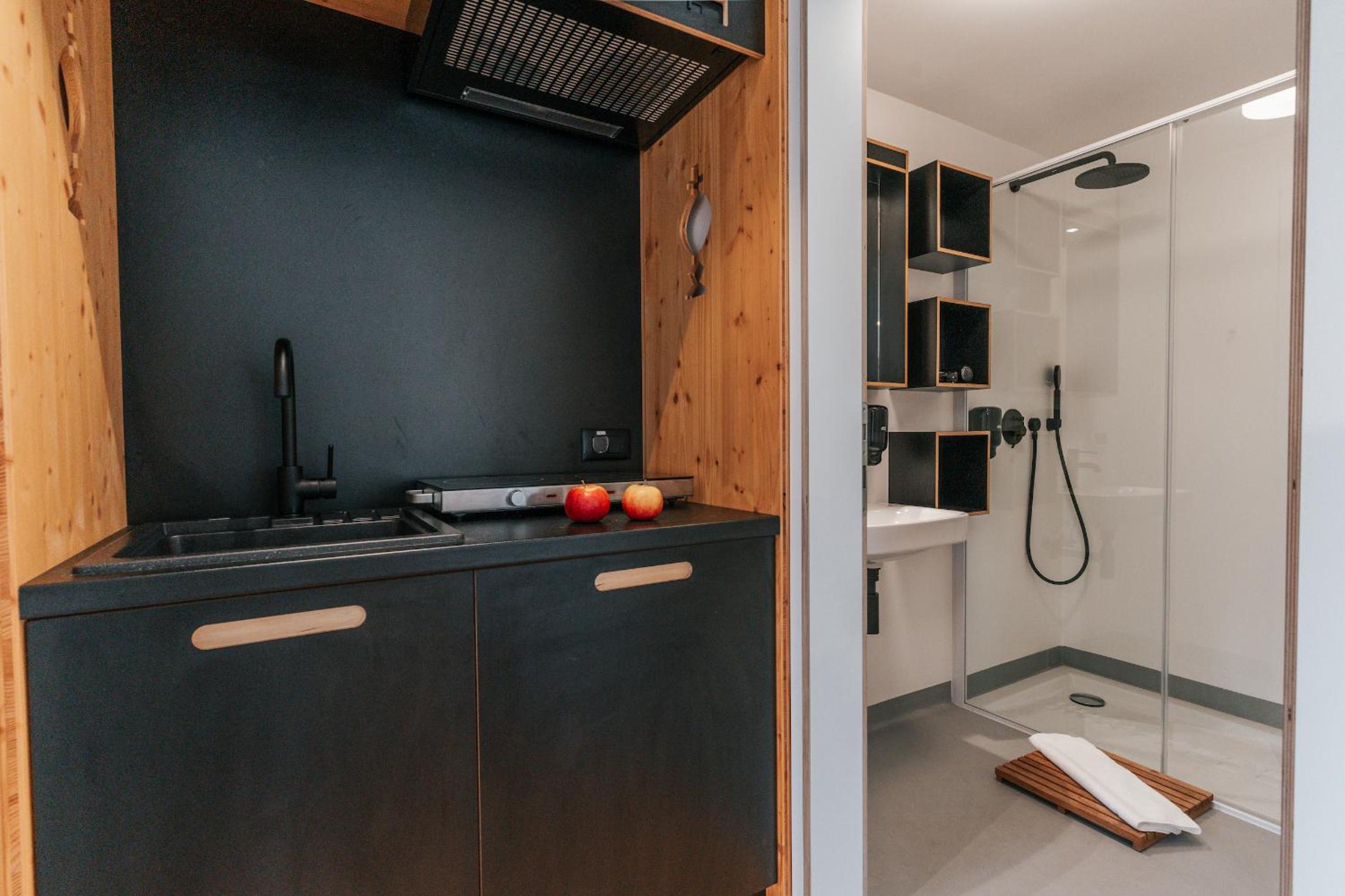 Deluxe Studio photo 3