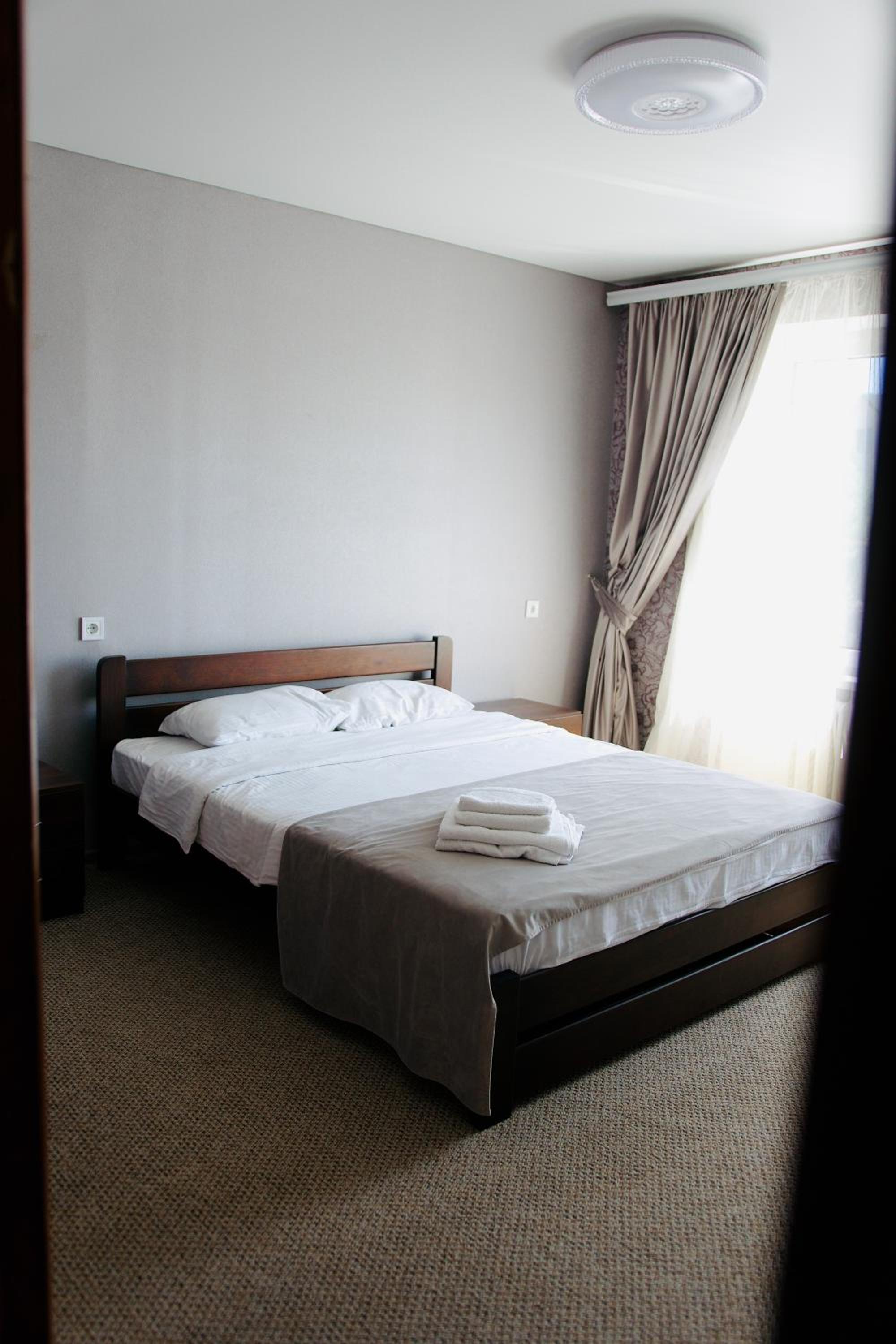 Large Double Room photo 1