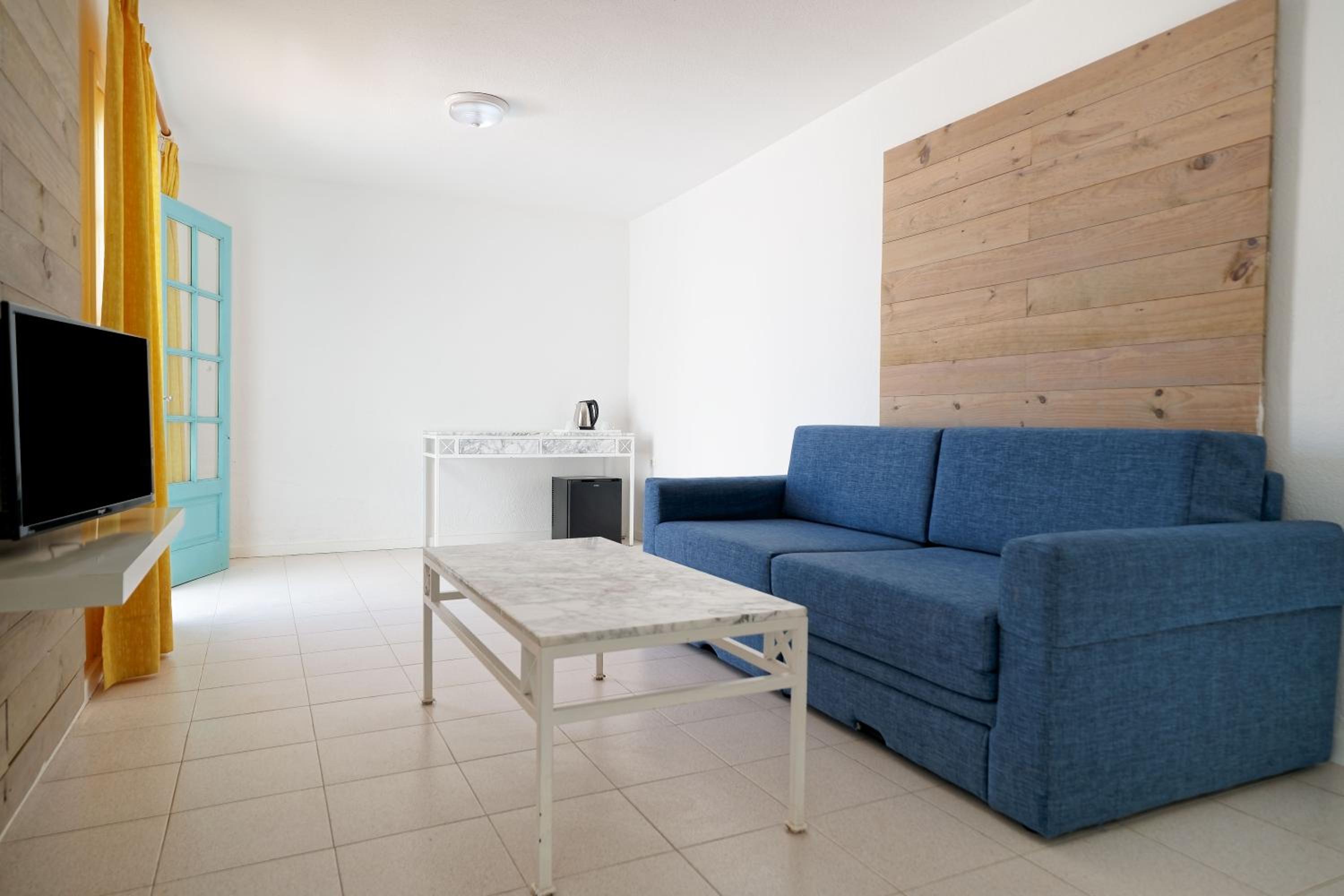 Double Room Plus with living room (2+2) - Photo 4