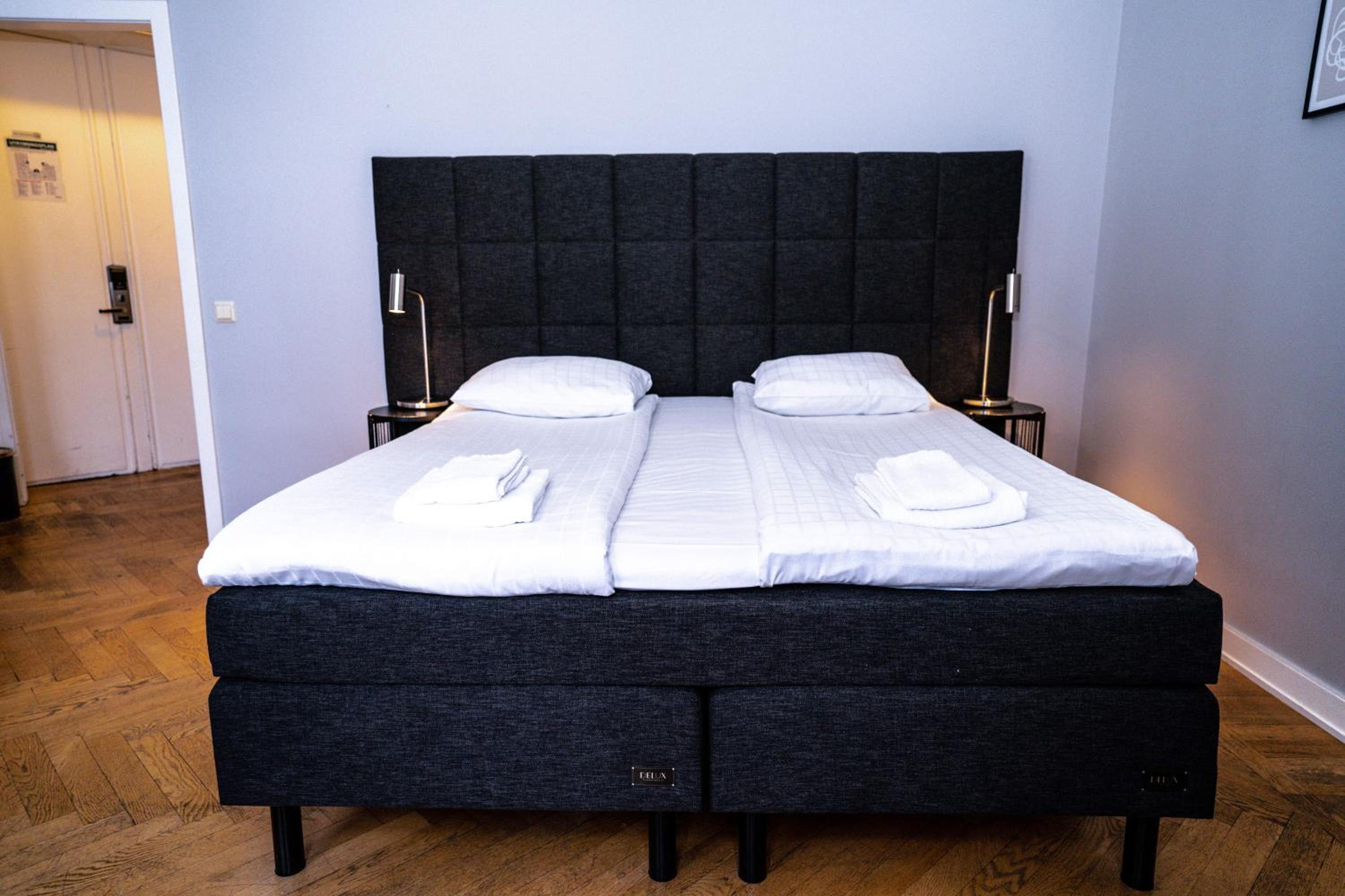 Double Room - Photo 5