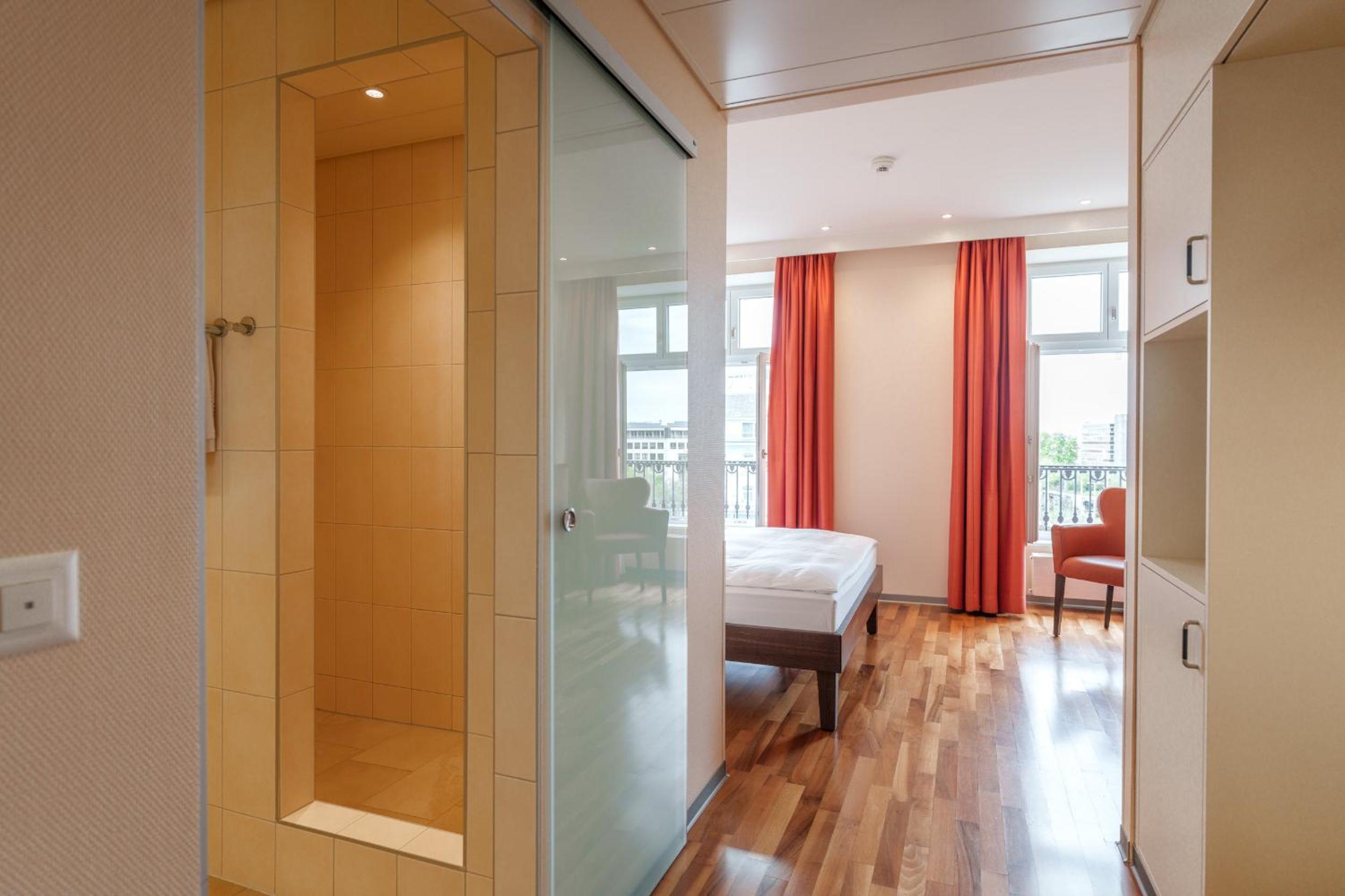 Business Double or Twin Room - Photo 3