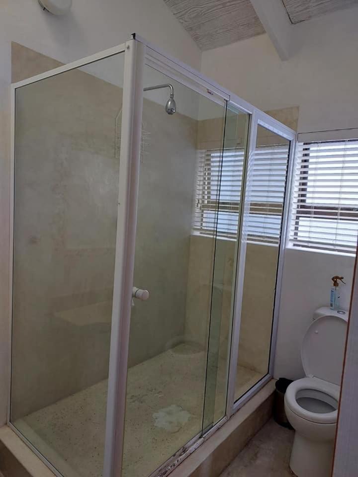 Three-Bedroom Premium Apartment with Balcony - Photo 4