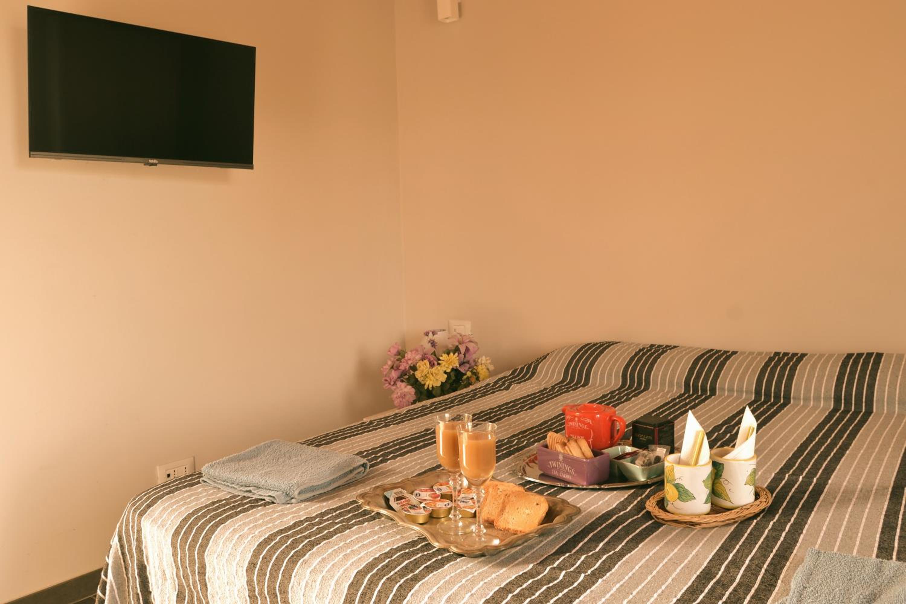 Double Room with Private Bathroom photo 1