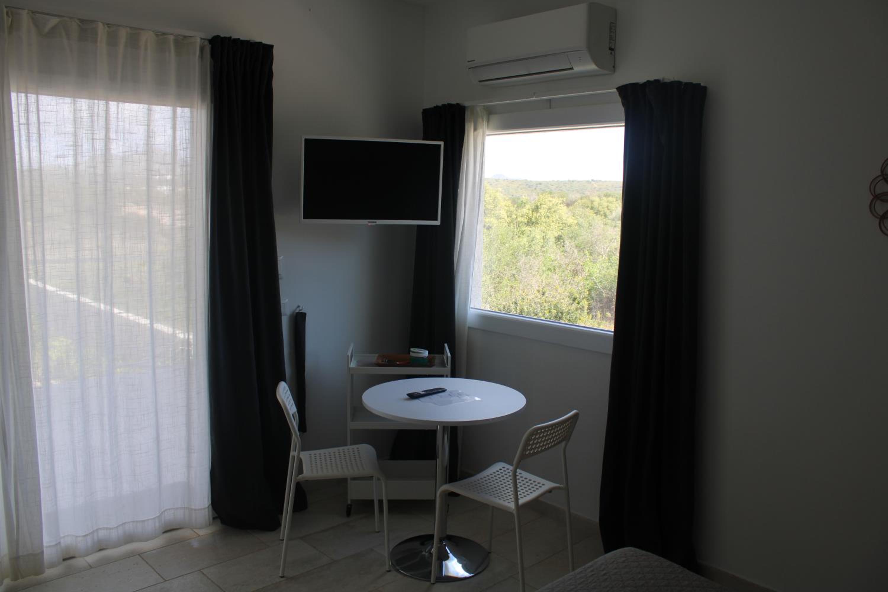 Double Room with Balcony and Sea View photo 3