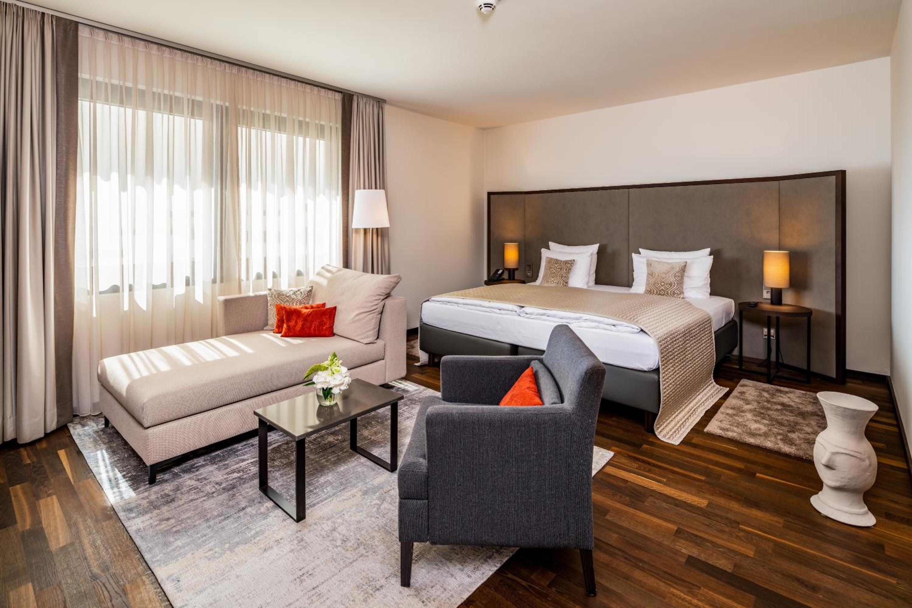 Executive Room - Photo 1