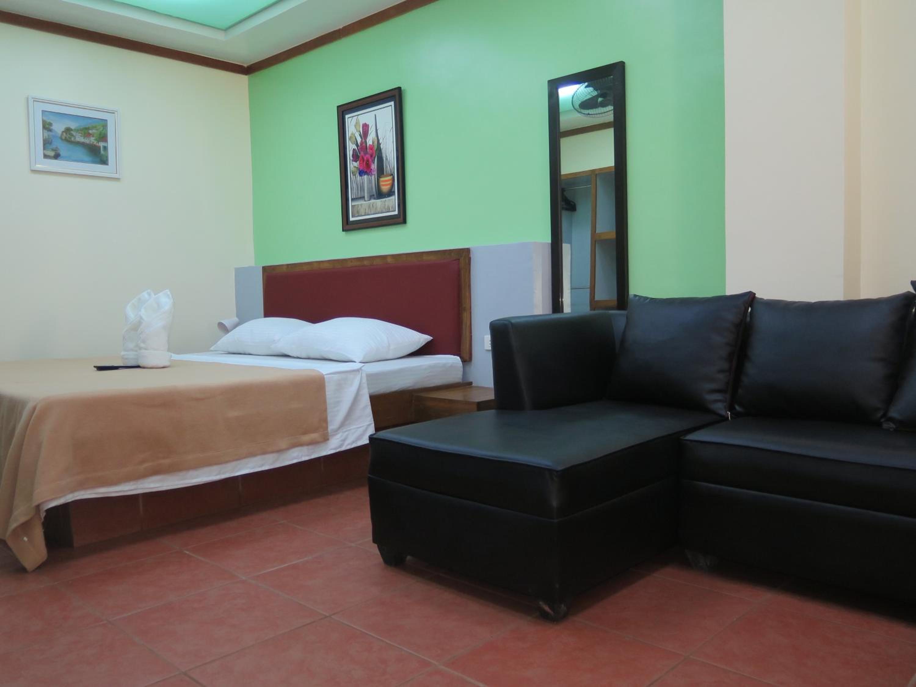 King Suite with Pool View - Photo 4