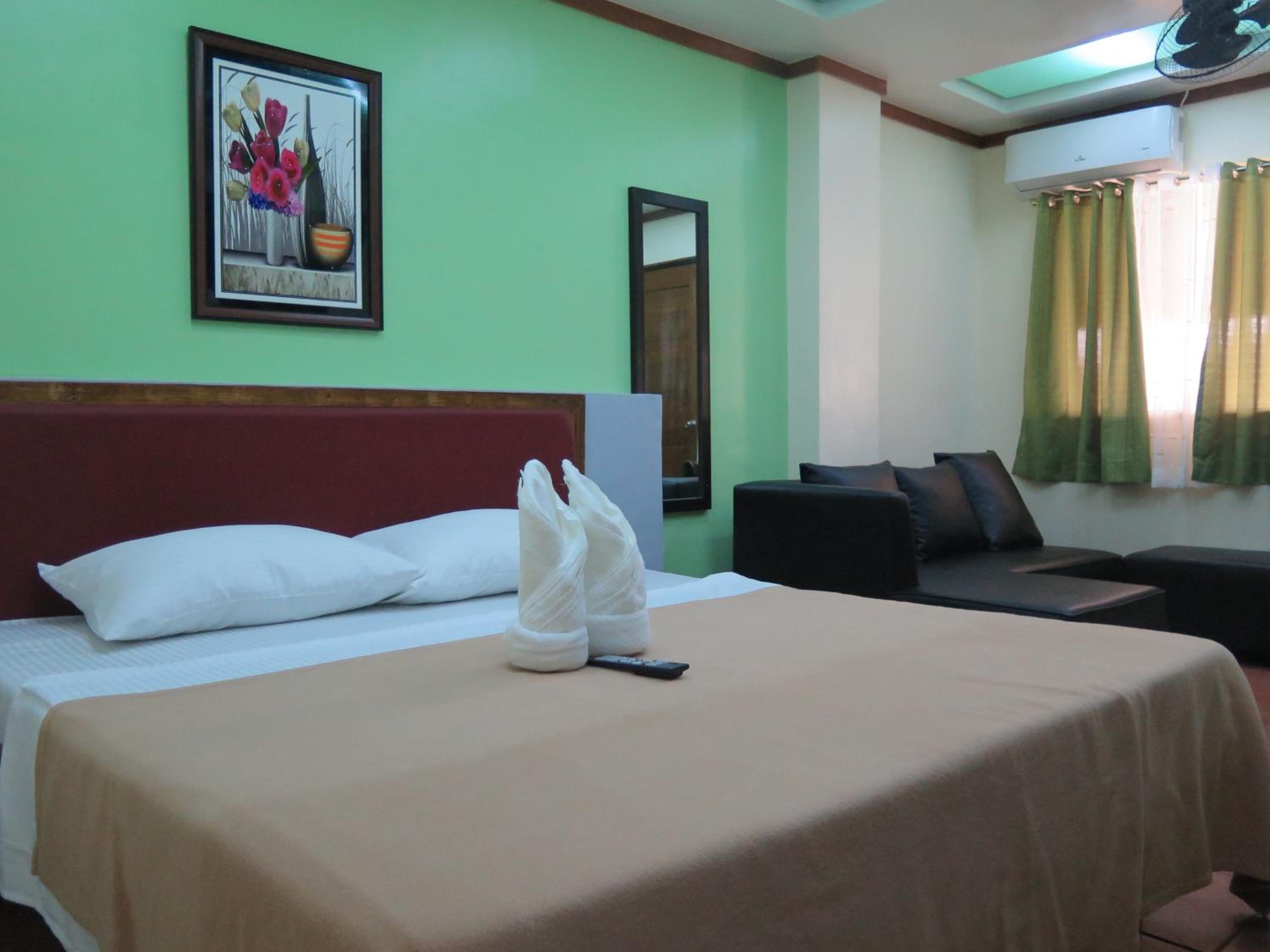 King Suite with Pool View - Photo 5