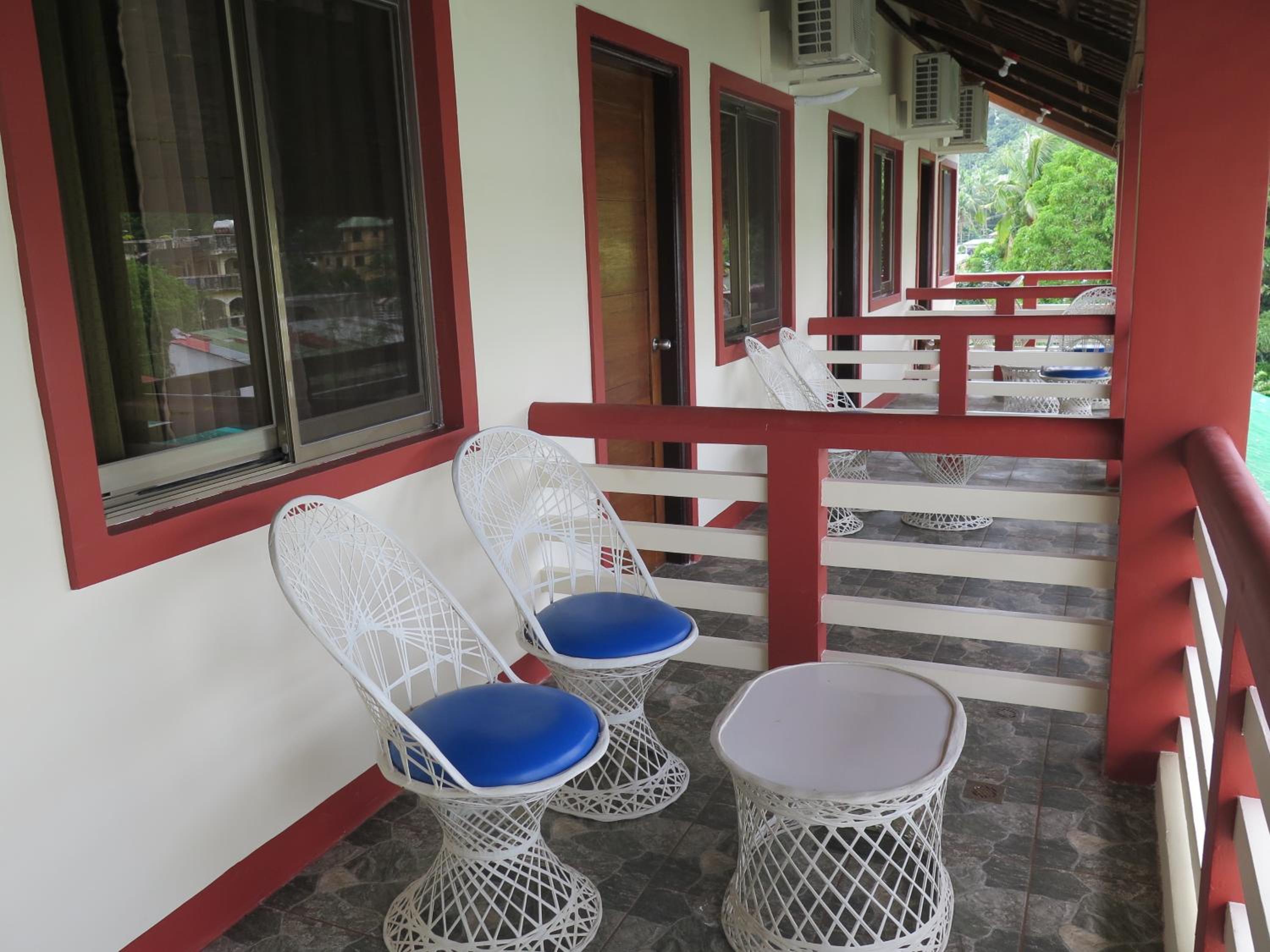 King Suite with Pool View - Photo 2