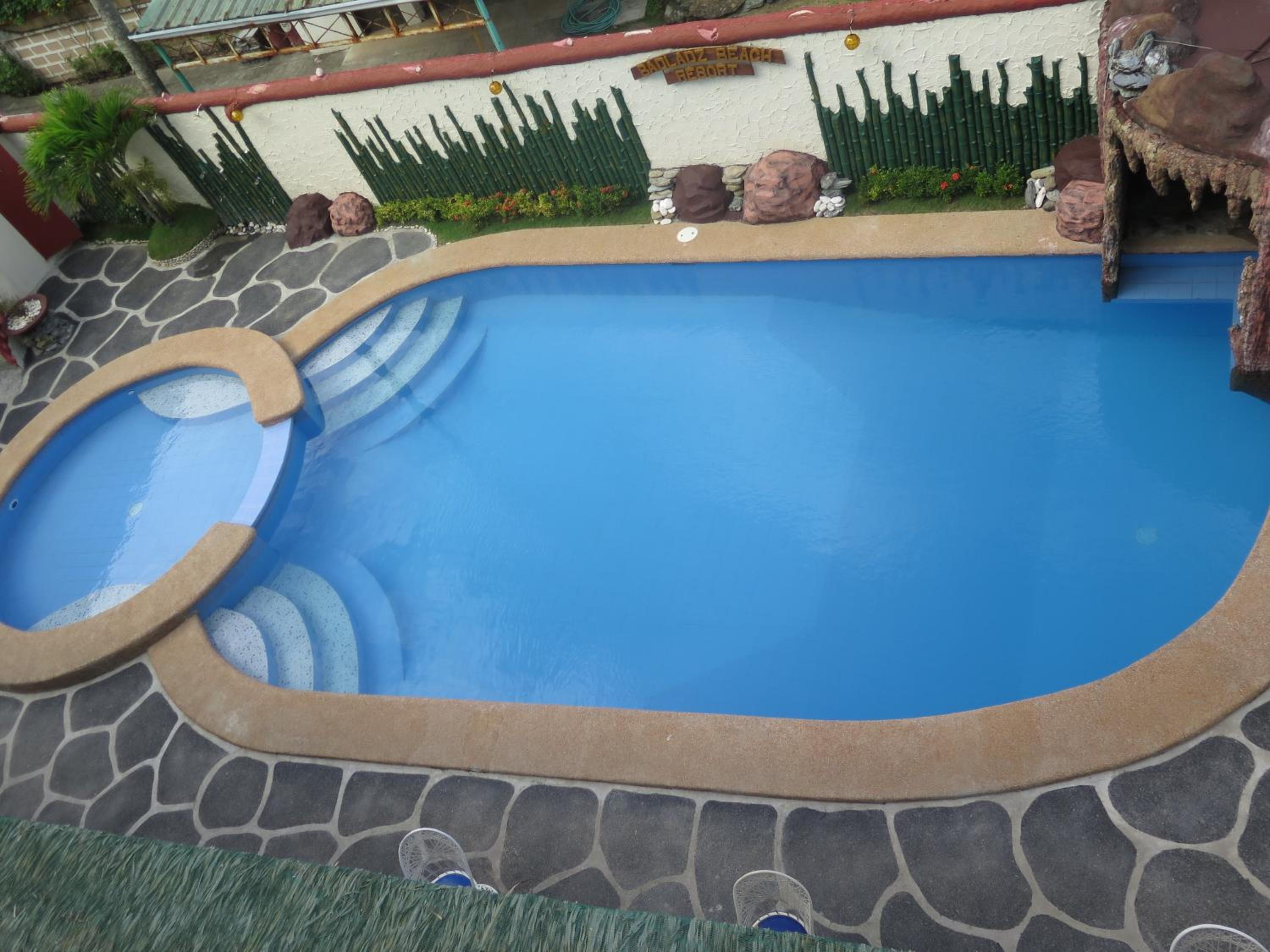 King Suite with Pool View - Photo 7