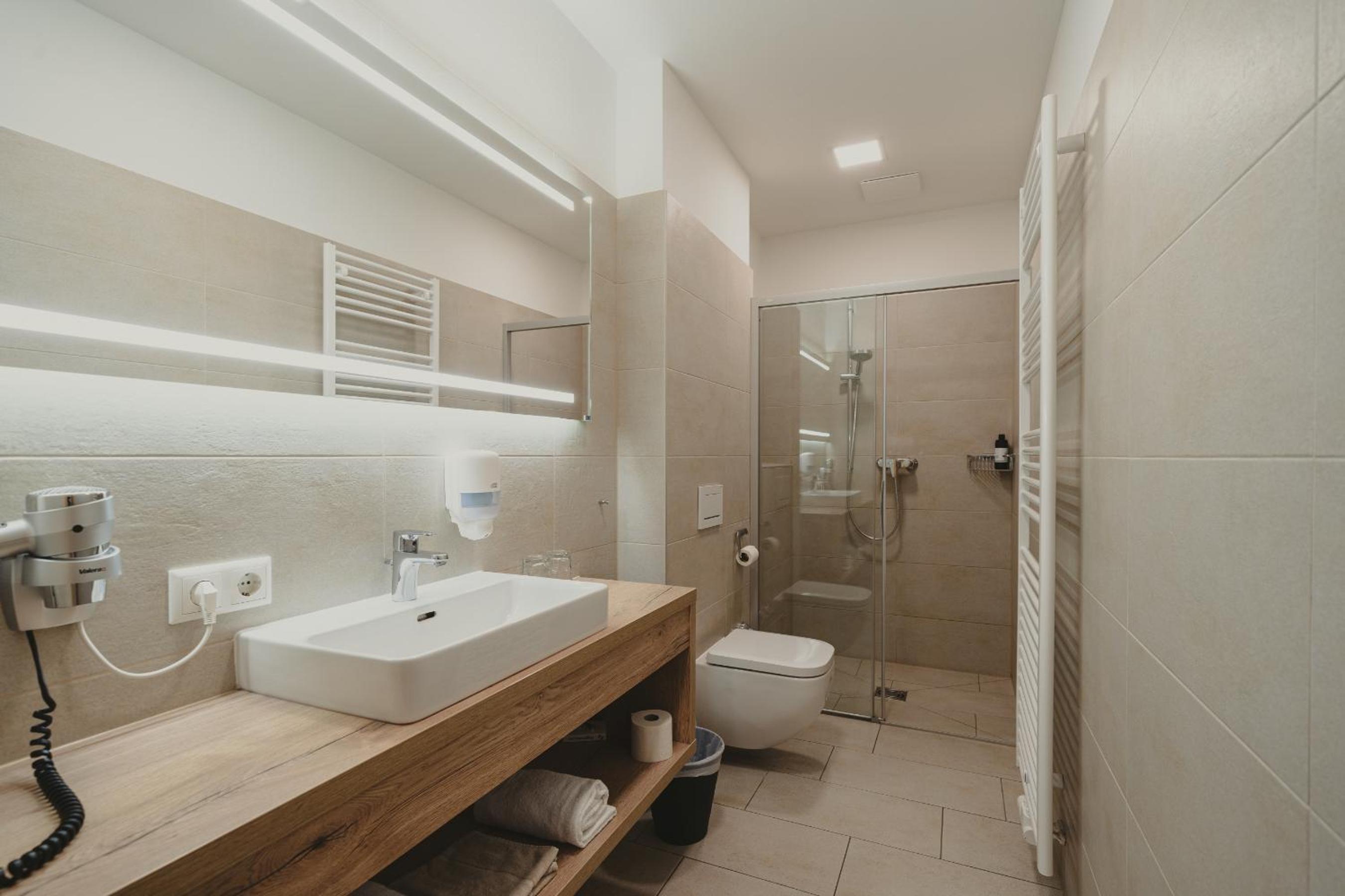Deluxe Quadruple Room photo 3