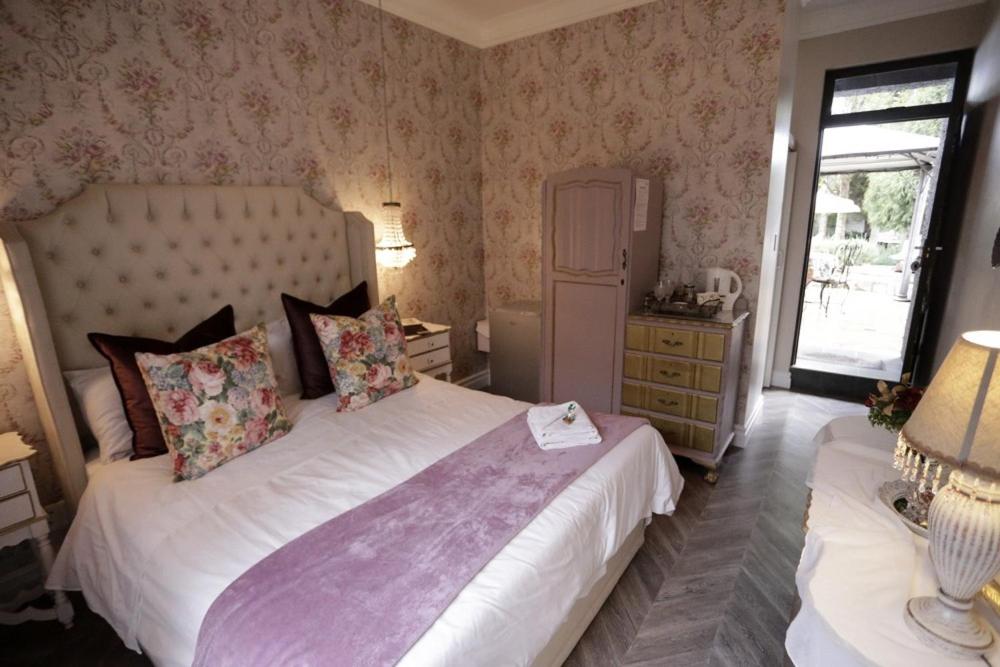 Superior Queen Room 5 - Photo 1