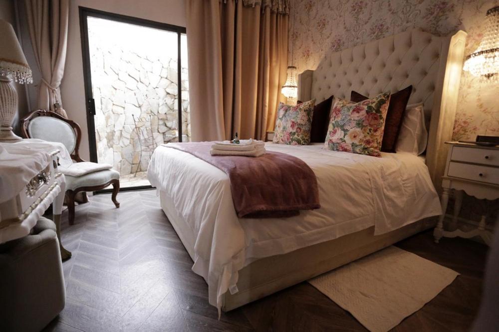 Superior Queen Room 5 - Photo 4