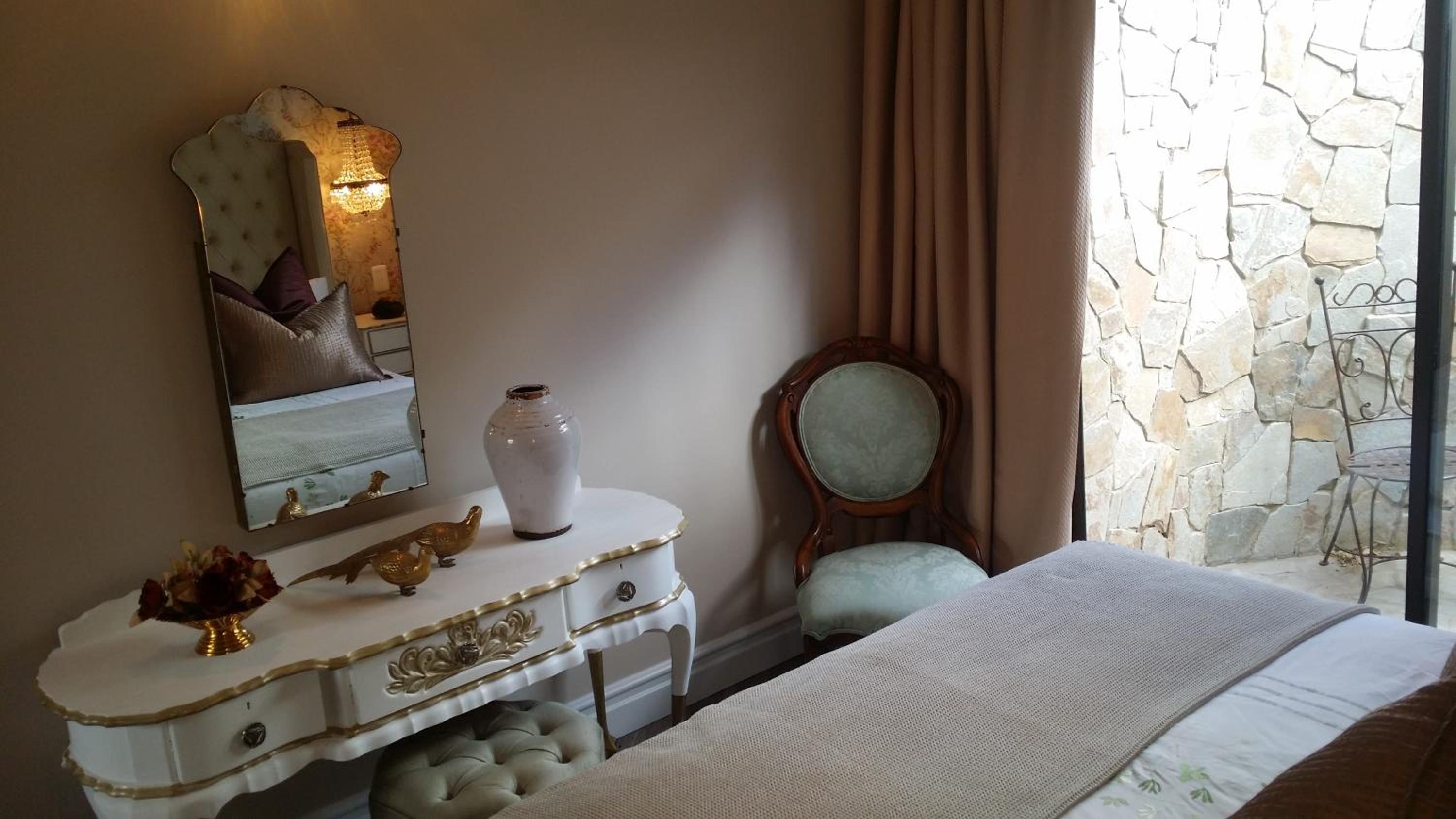 Superior Queen Room 5 - Photo 11