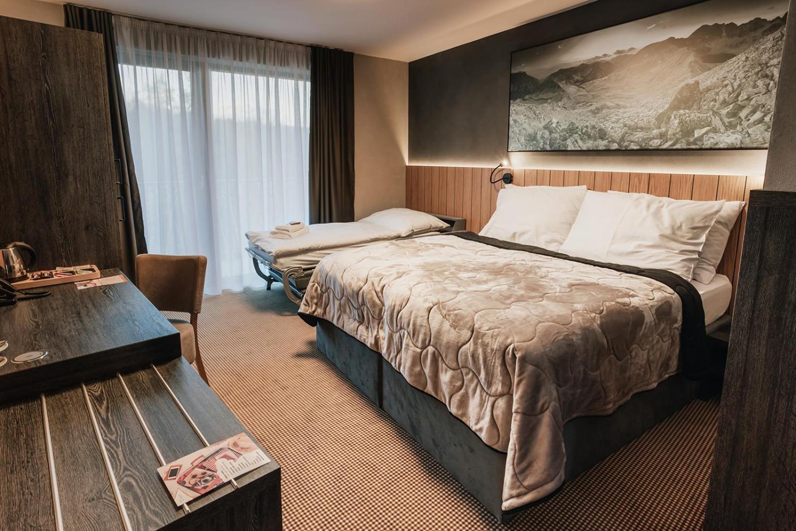 Exclusive Double Room PLUS with Extra Bed and Wellness Access, photo 6