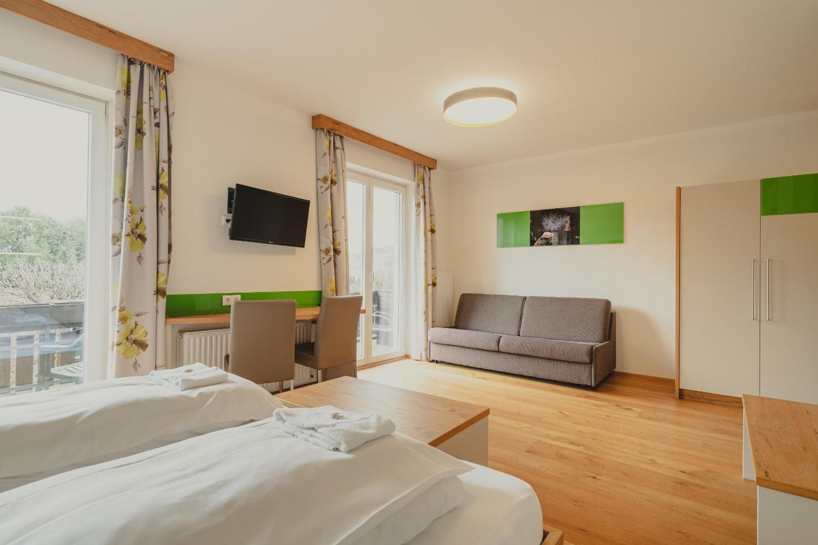 Quadruple Room with Balcony photo 1