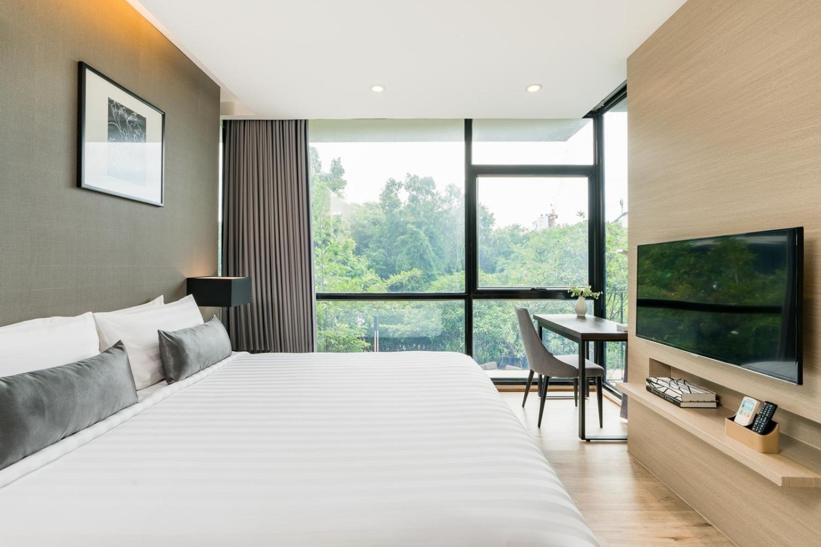 Grand Suite with Double Bed - Photo 18