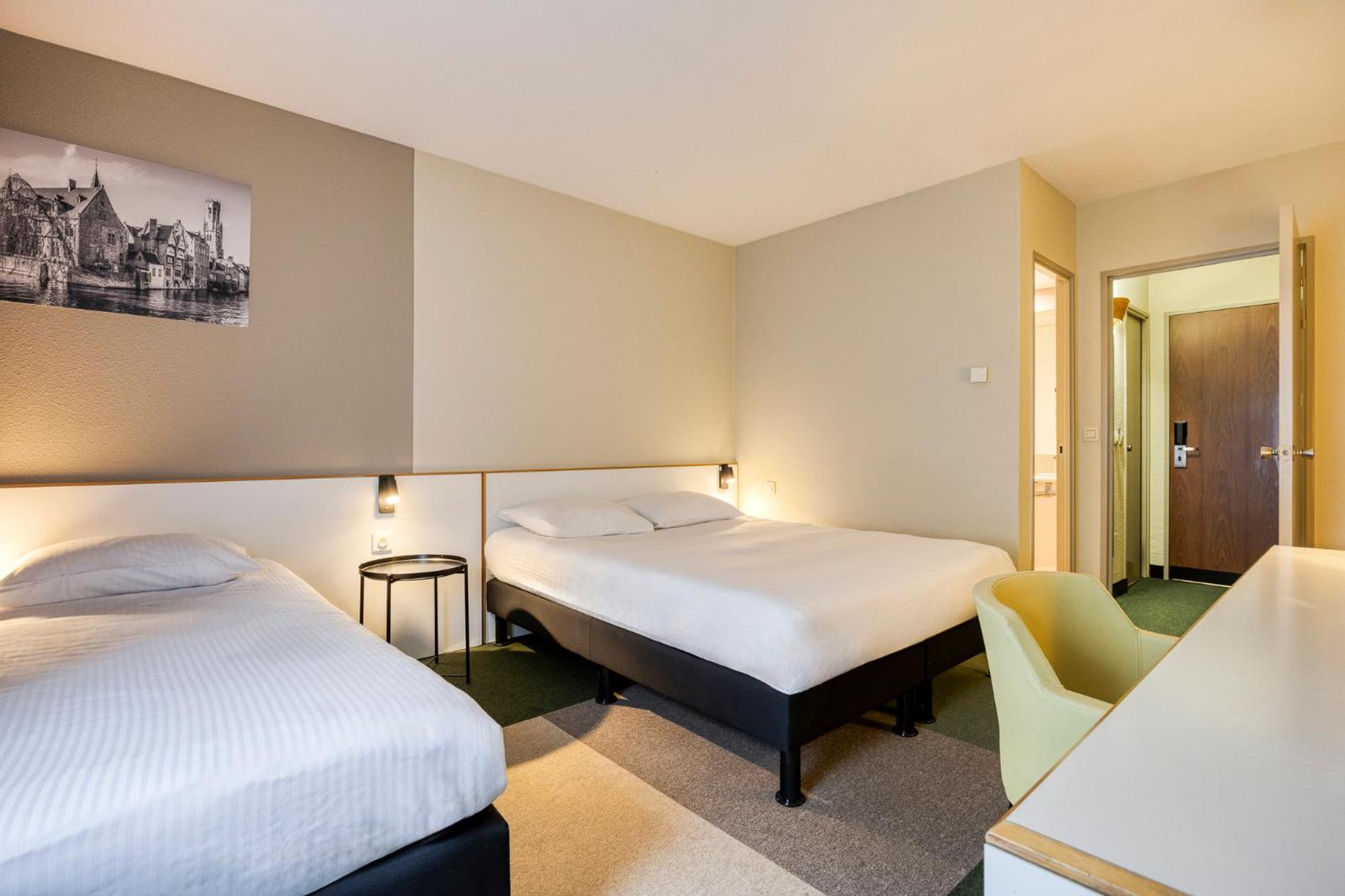 Standard Queen Room