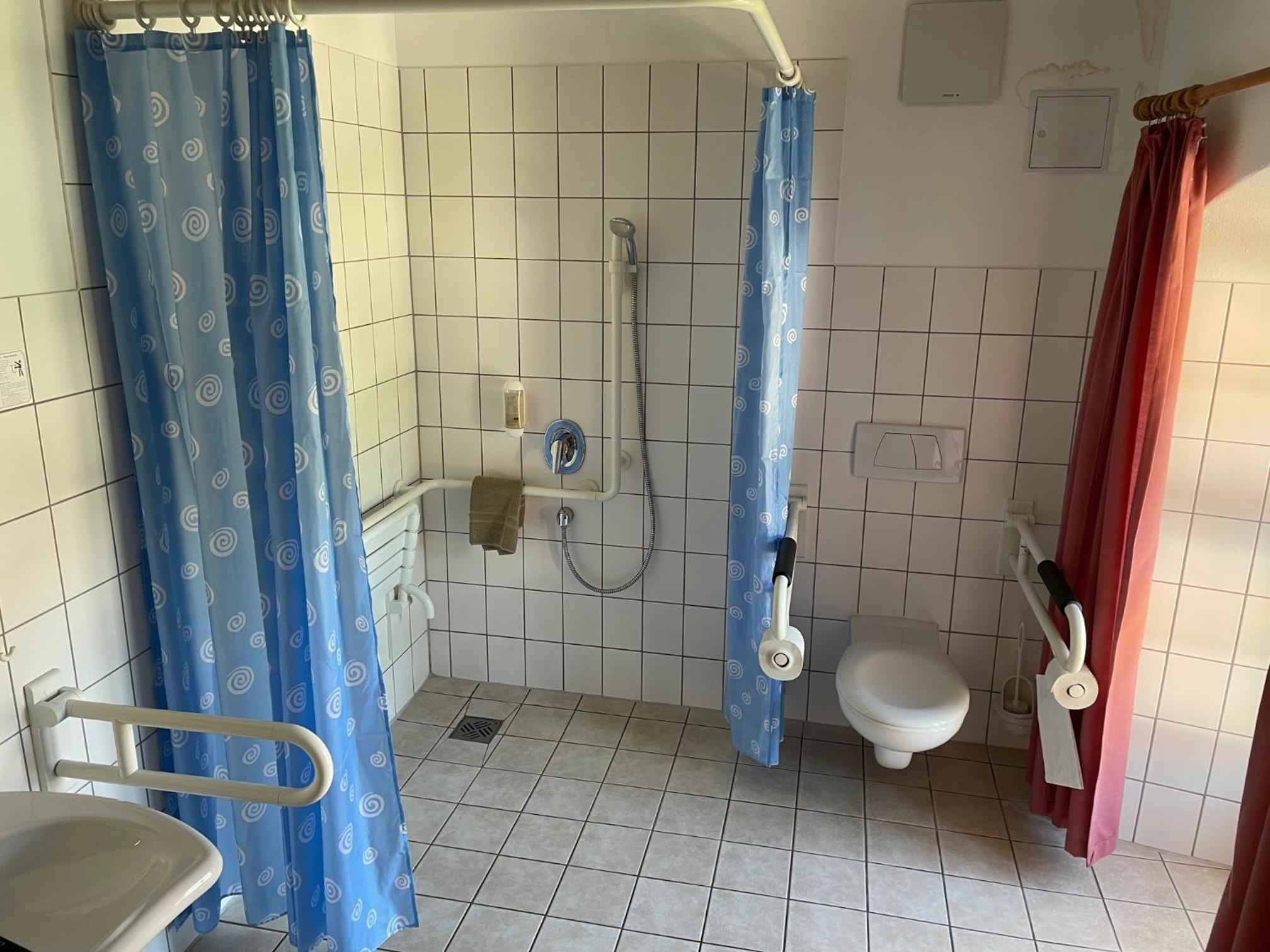 Double or Twin Room - Disability Access - Photo 3