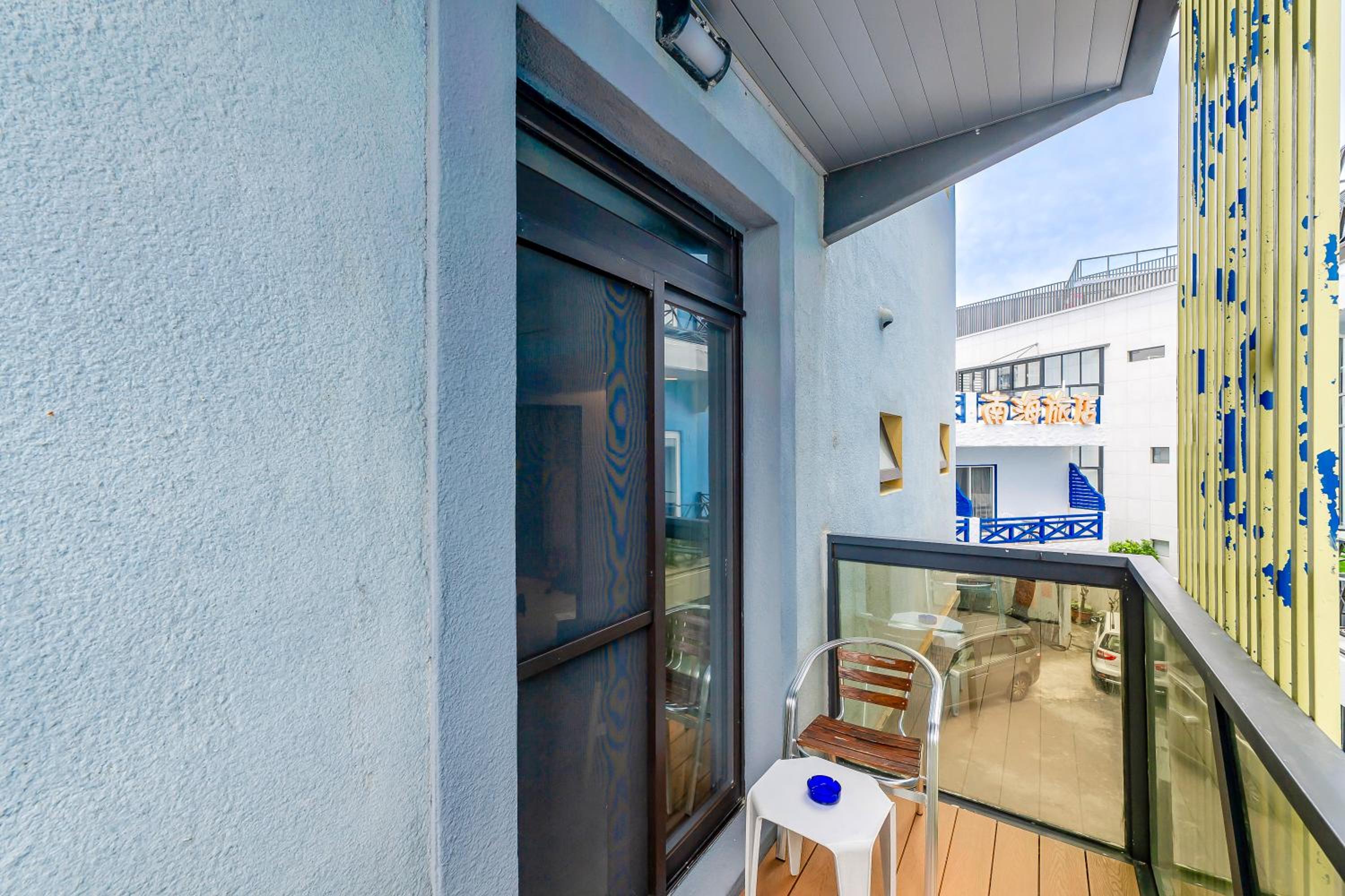 Double Room with Balcony - Photo 19