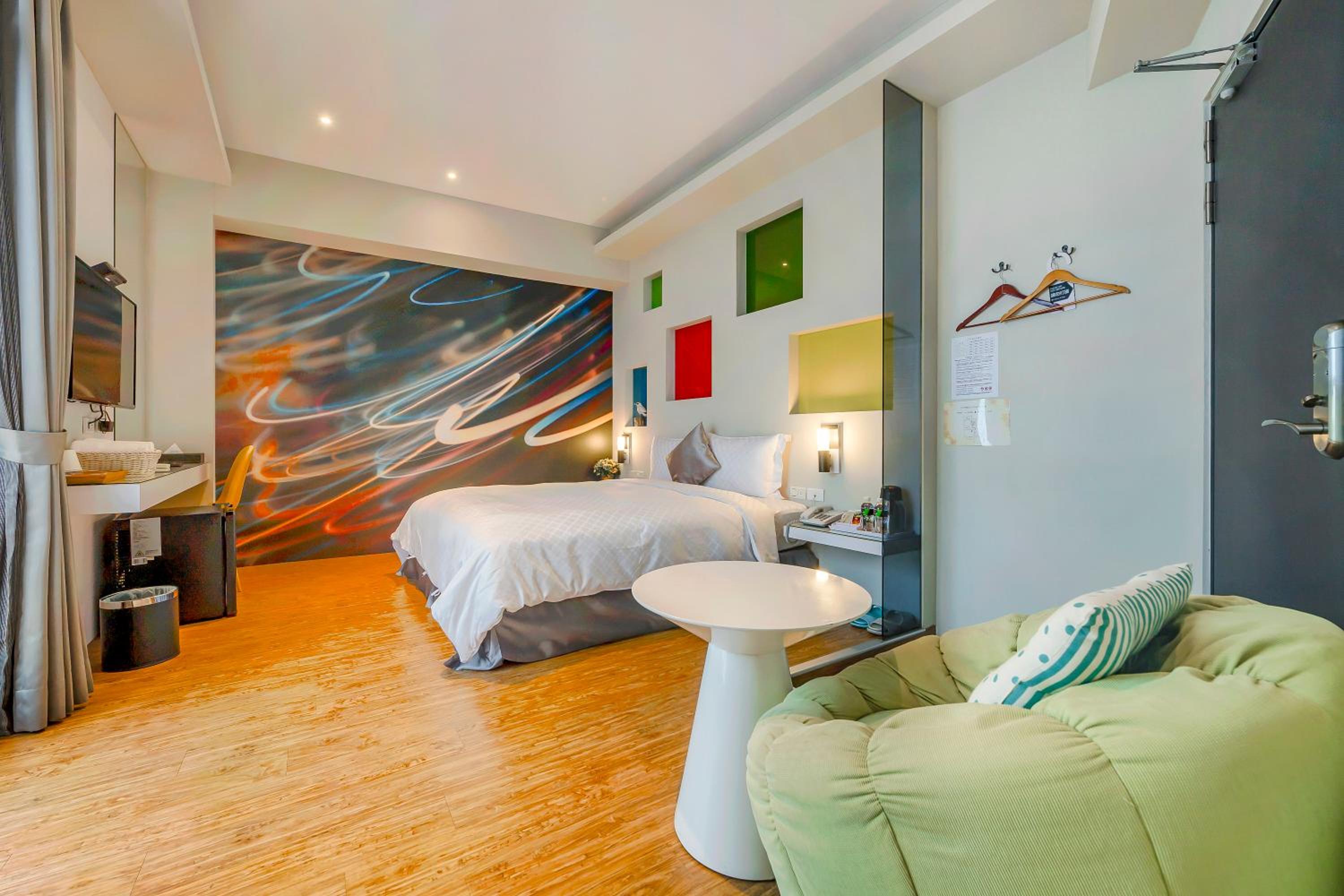 Double Room with Balcony - Photo 18
