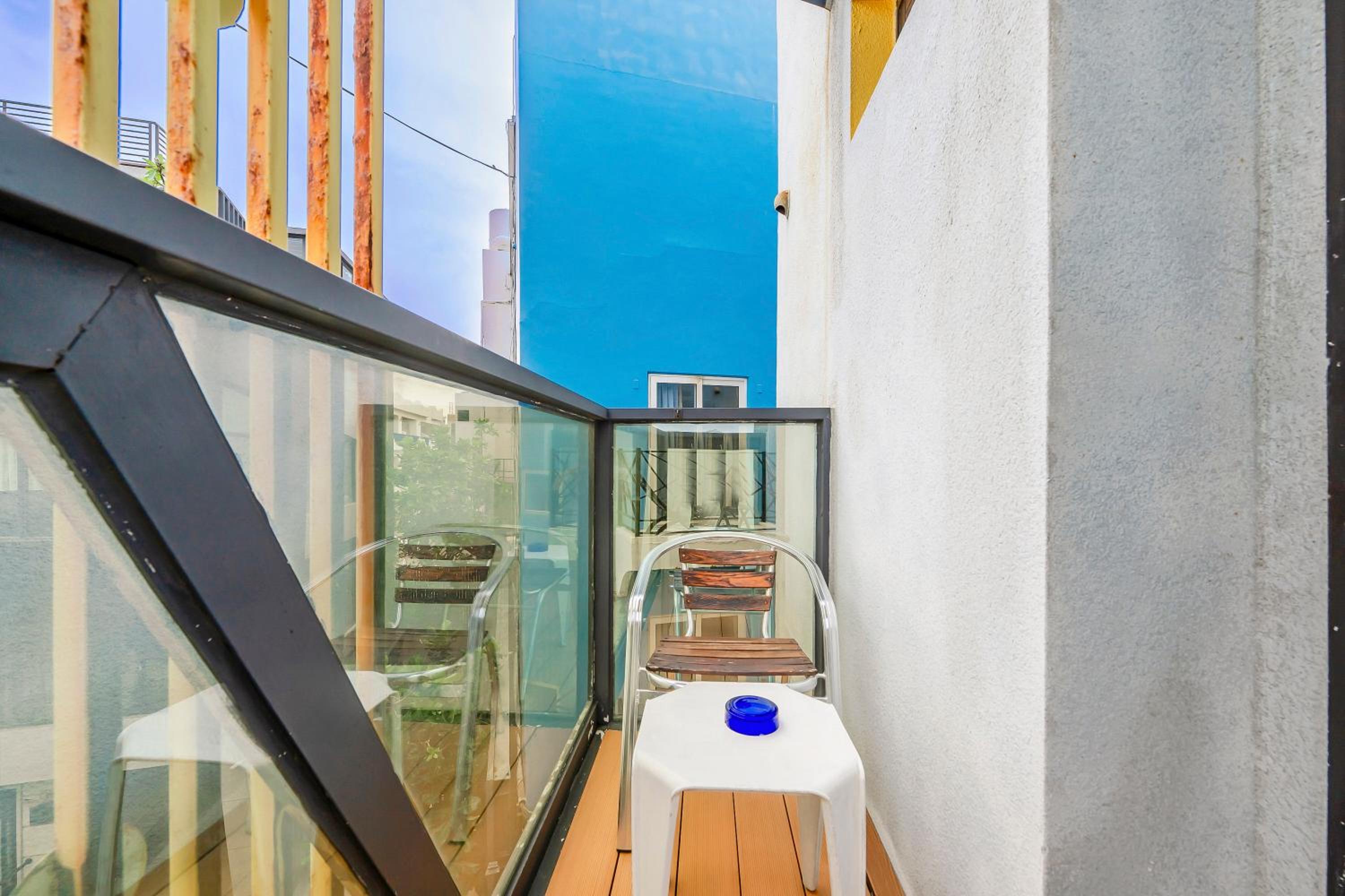 Triple Room with Balcony - Photo 12