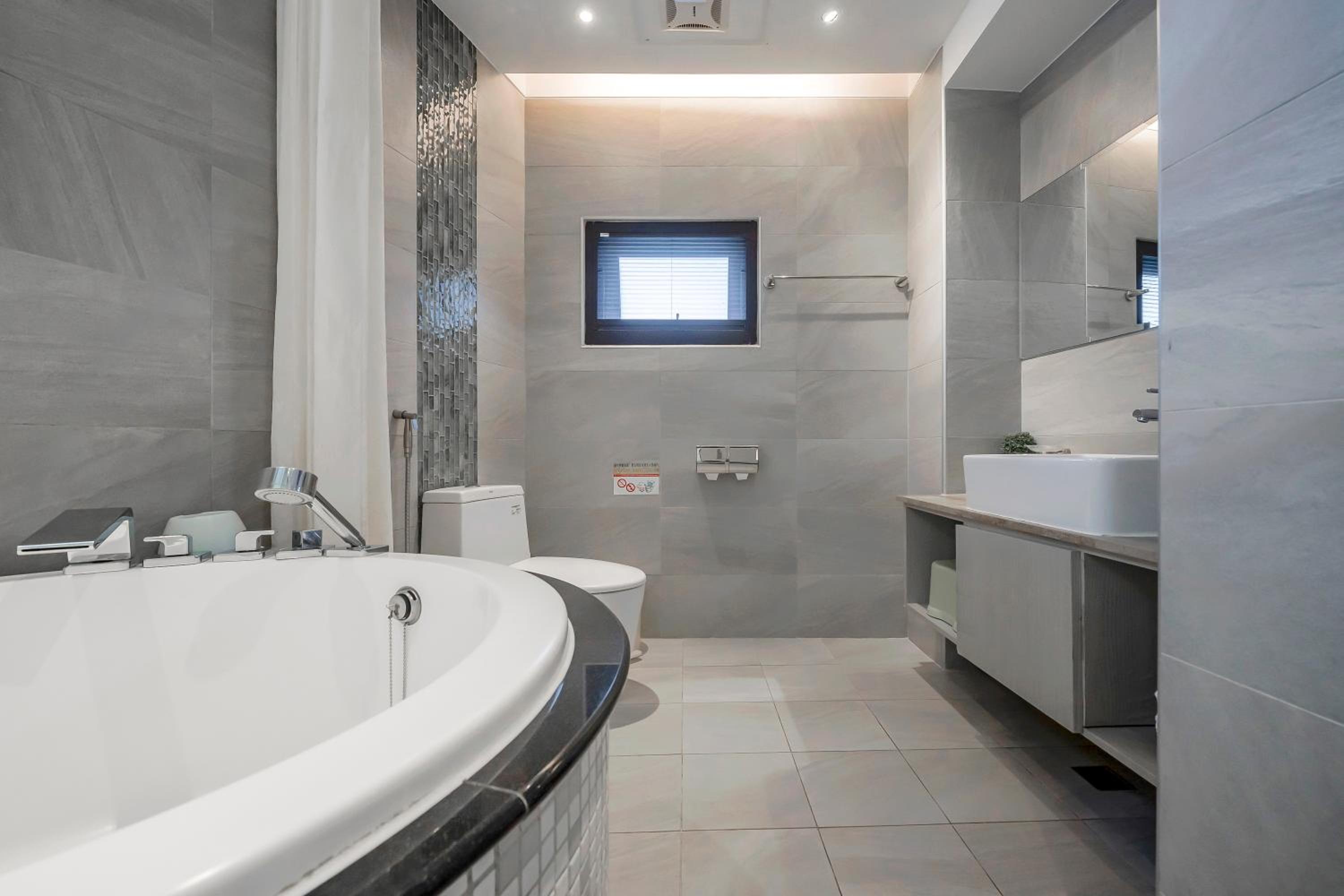 Triple Room with Bath - Photo 12