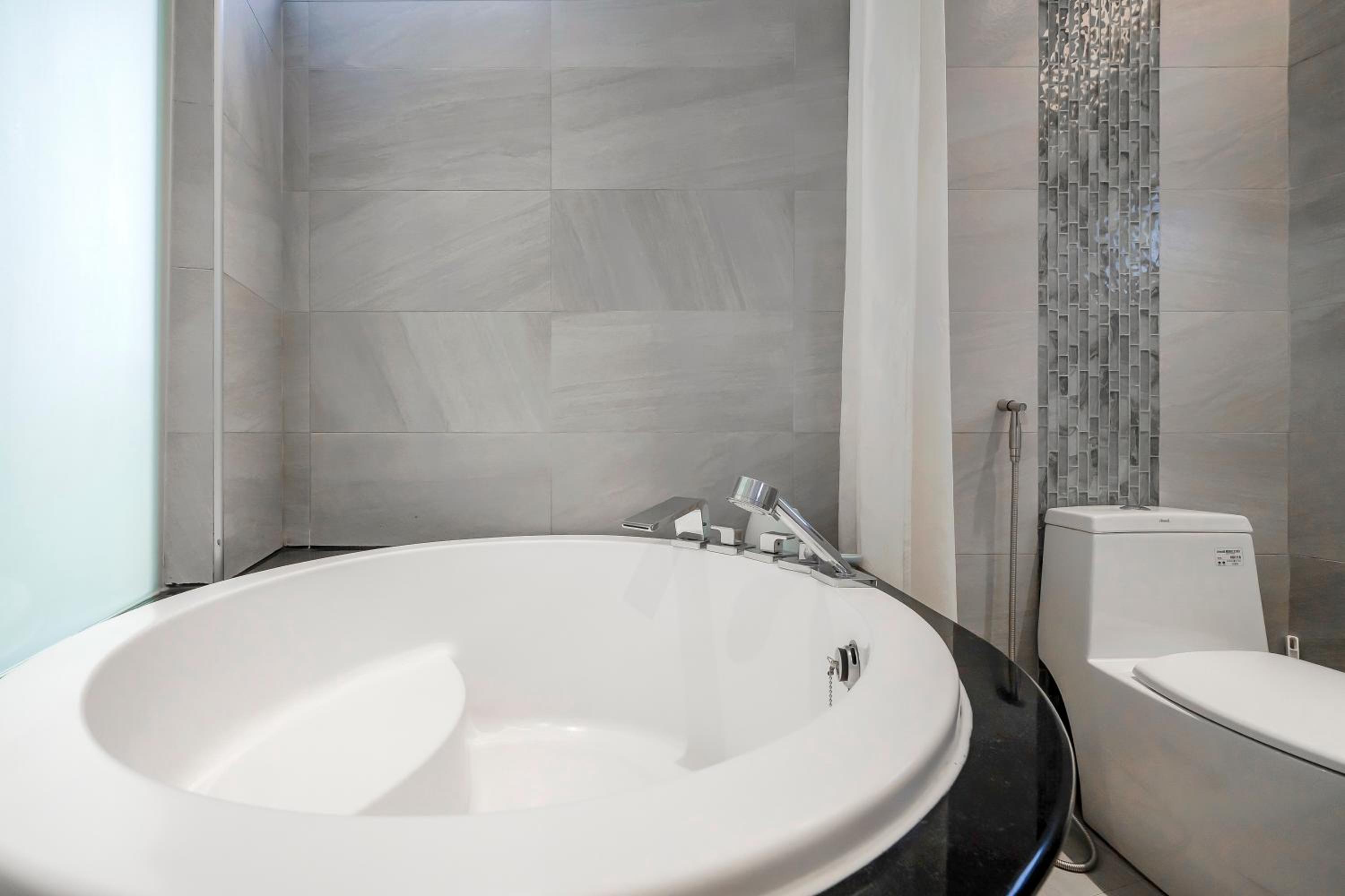 Triple Room with Bath - Photo 13