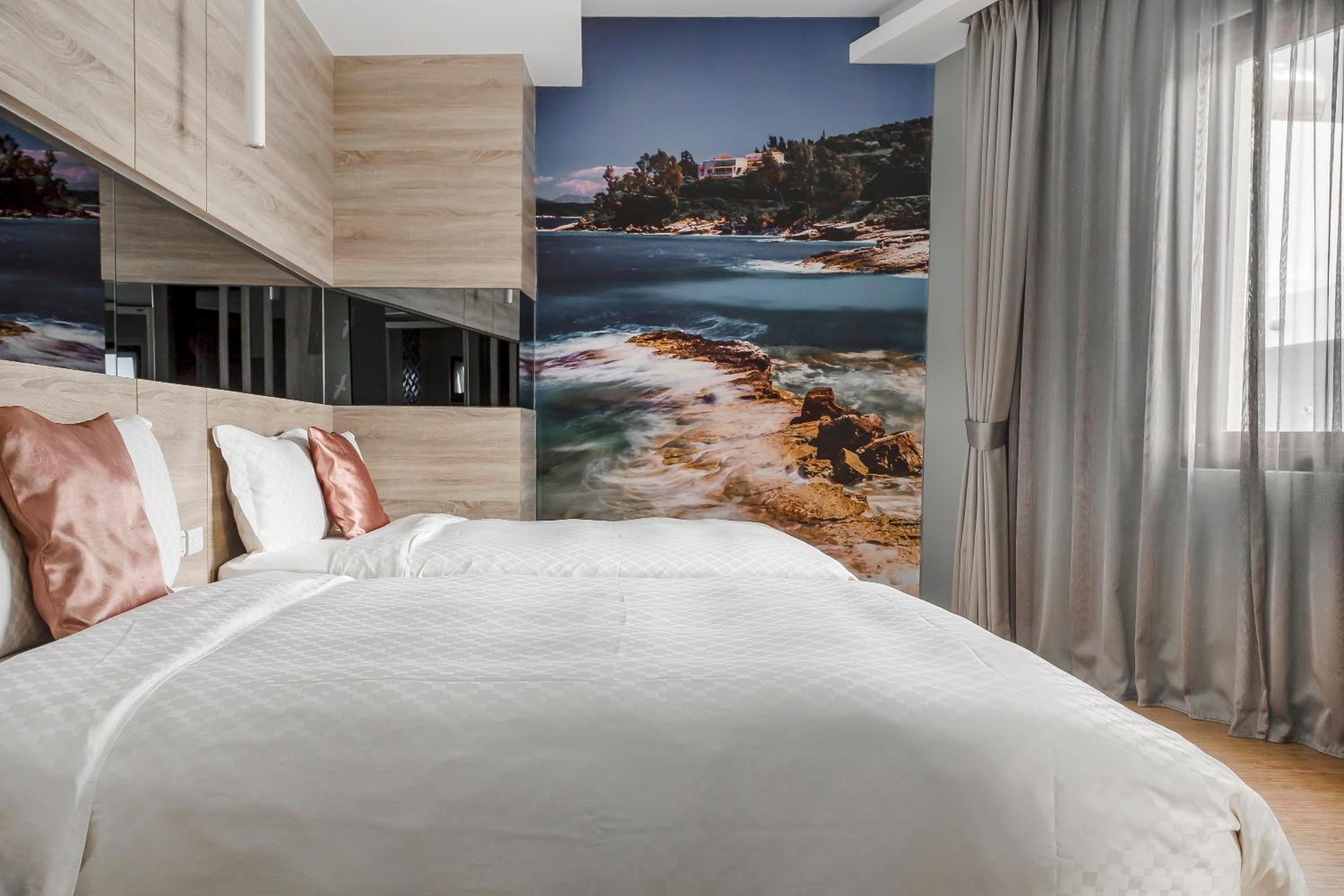 Quadruple Room with Mountain View - Photo 3
