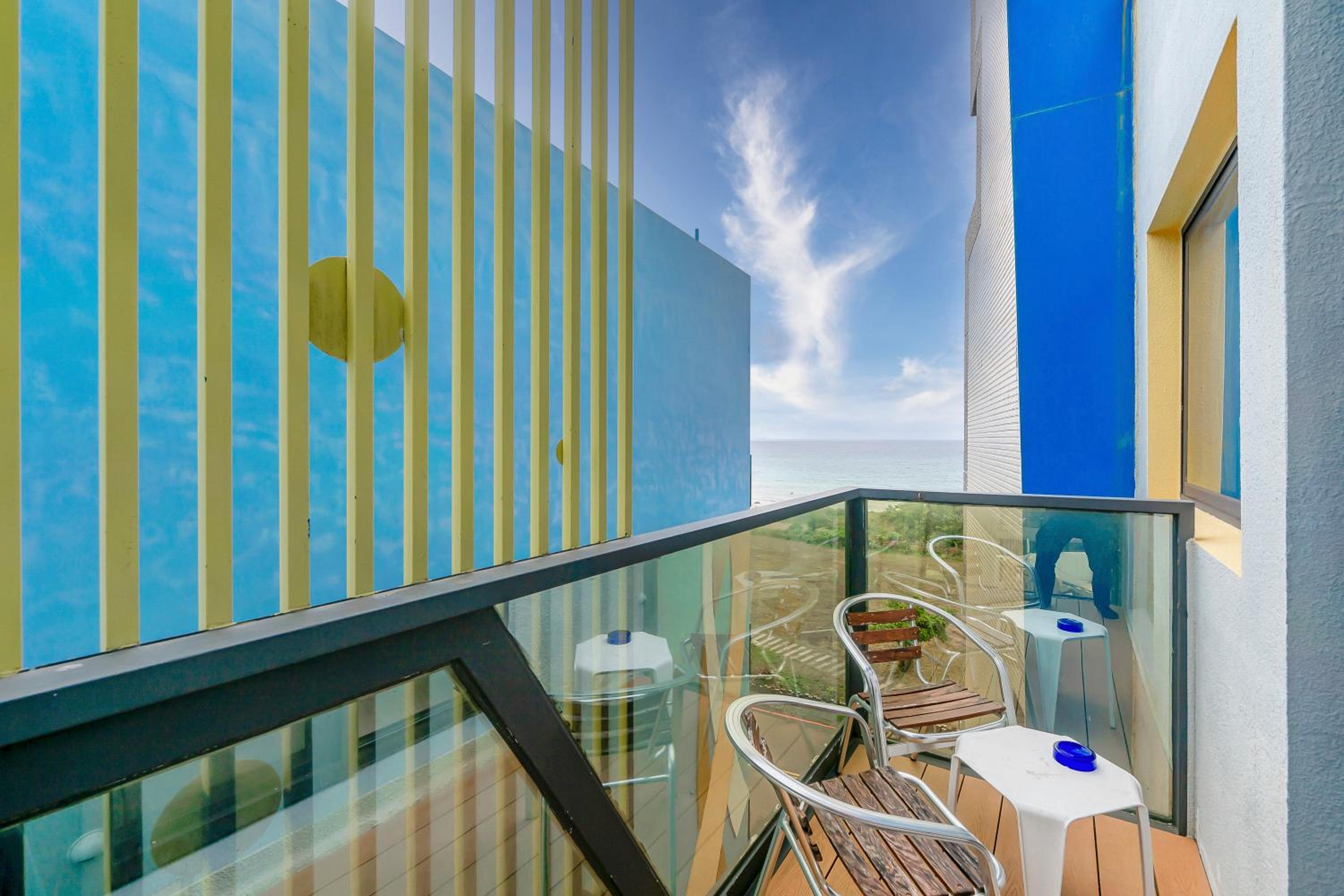 Family Room with Balcony - Photo 6