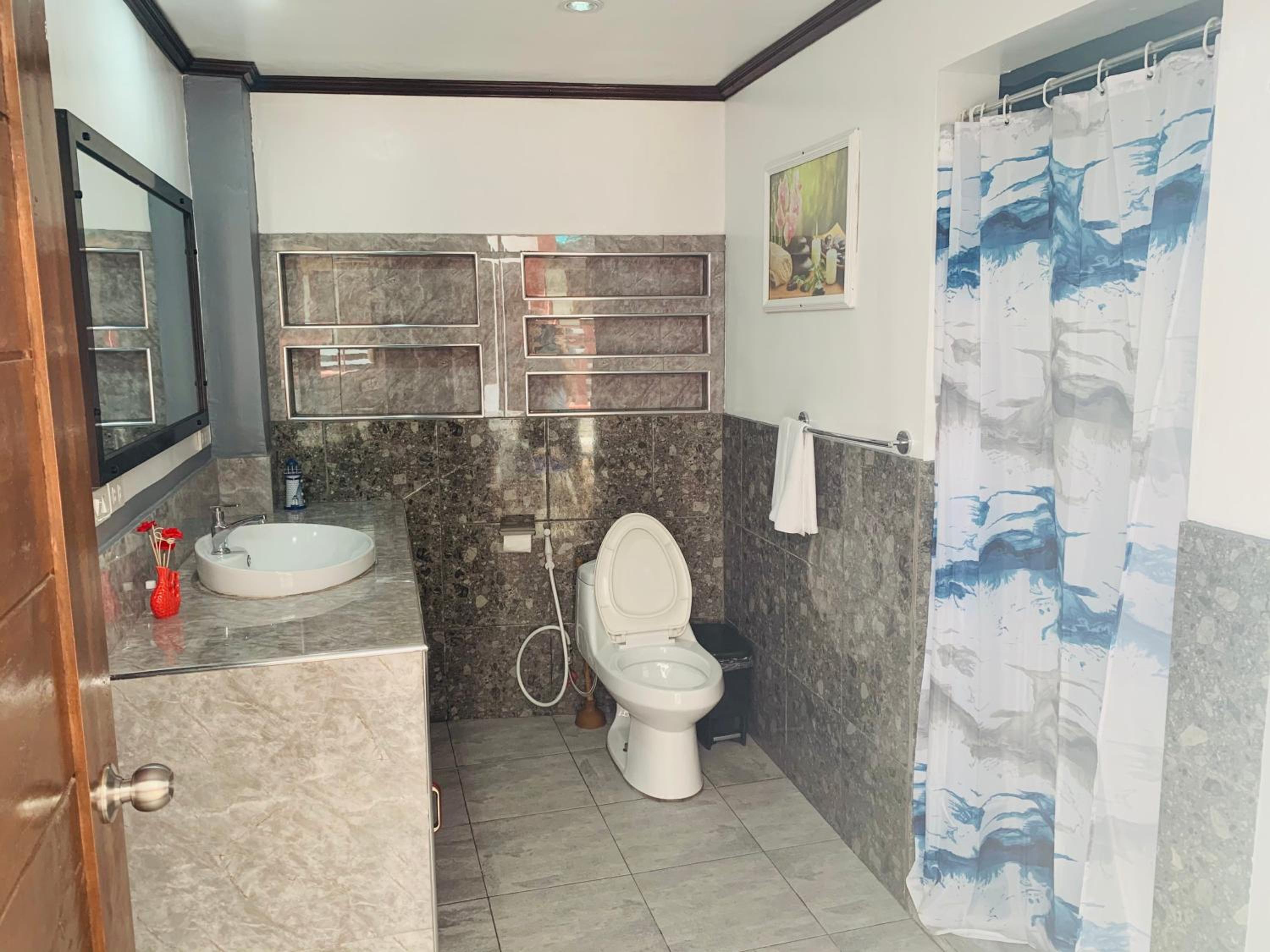 Apartment with Sea View - Photo 4
