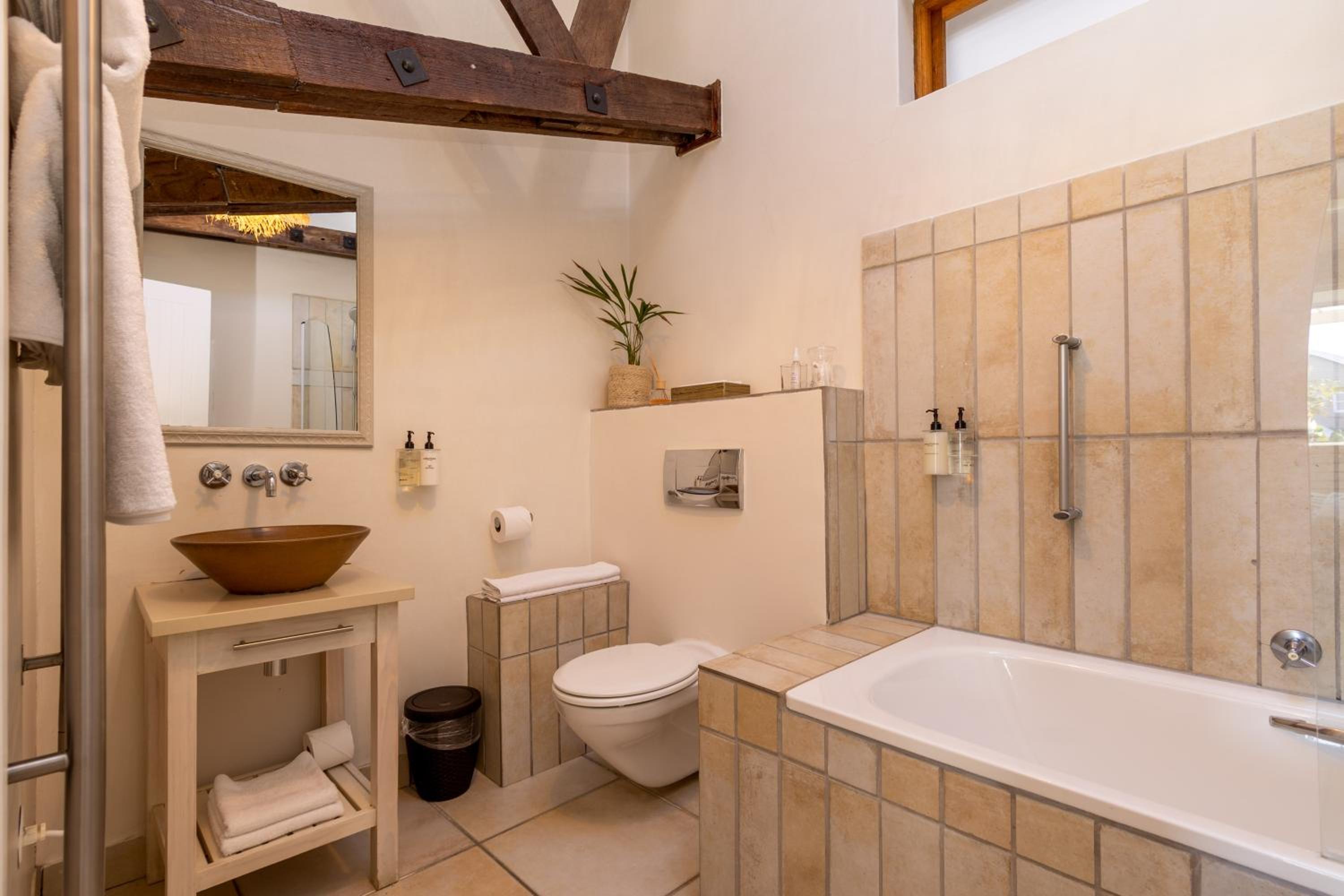 Standard Double Room - Photo 2