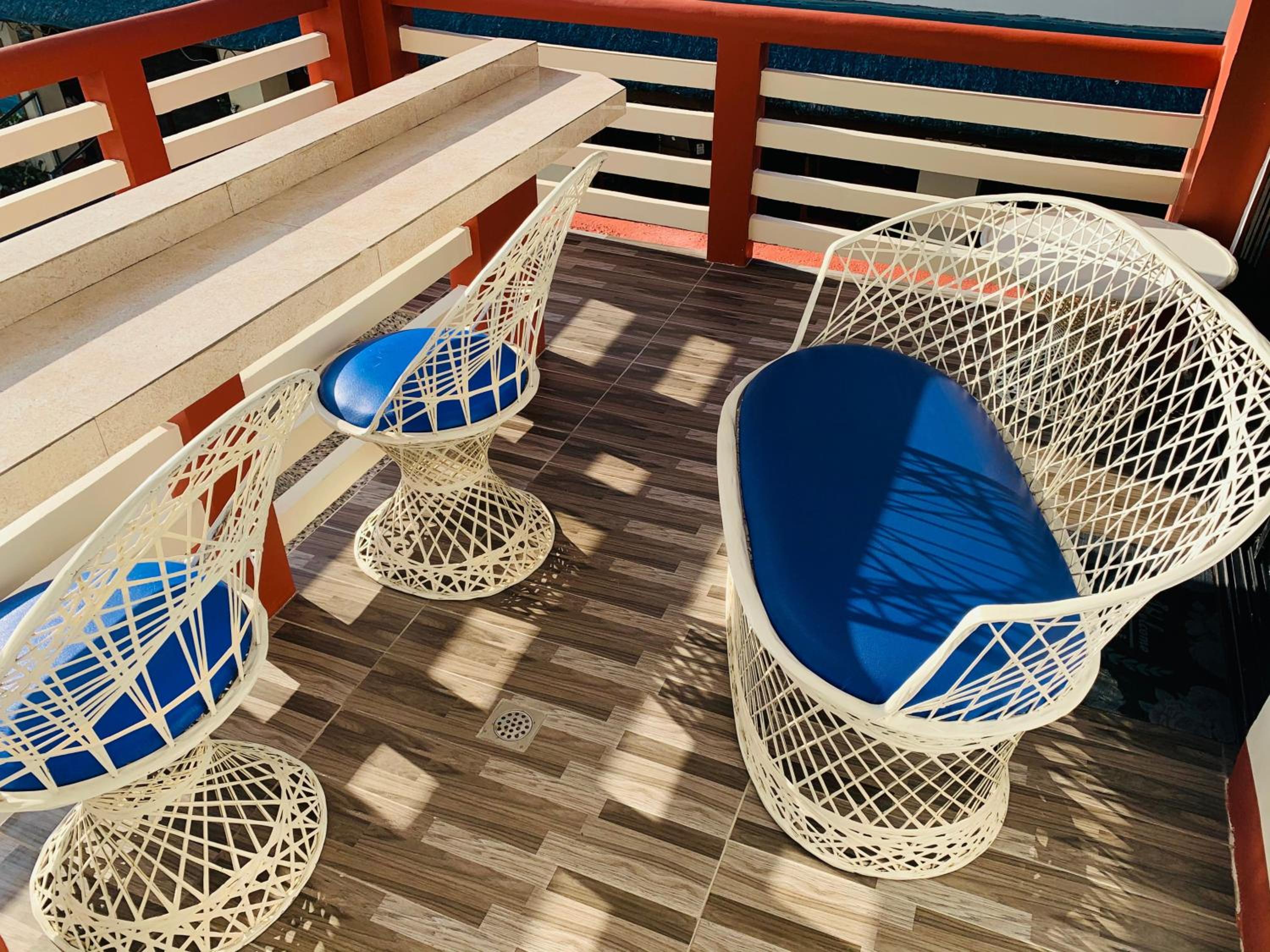 Apartment with Sea View - Photo 12