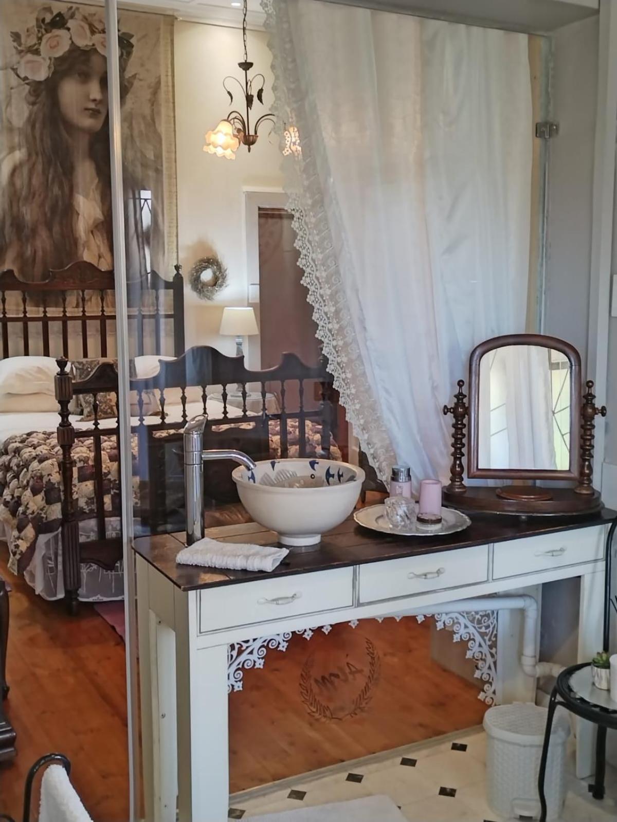 Superior Queen Room 2 - Photo 9