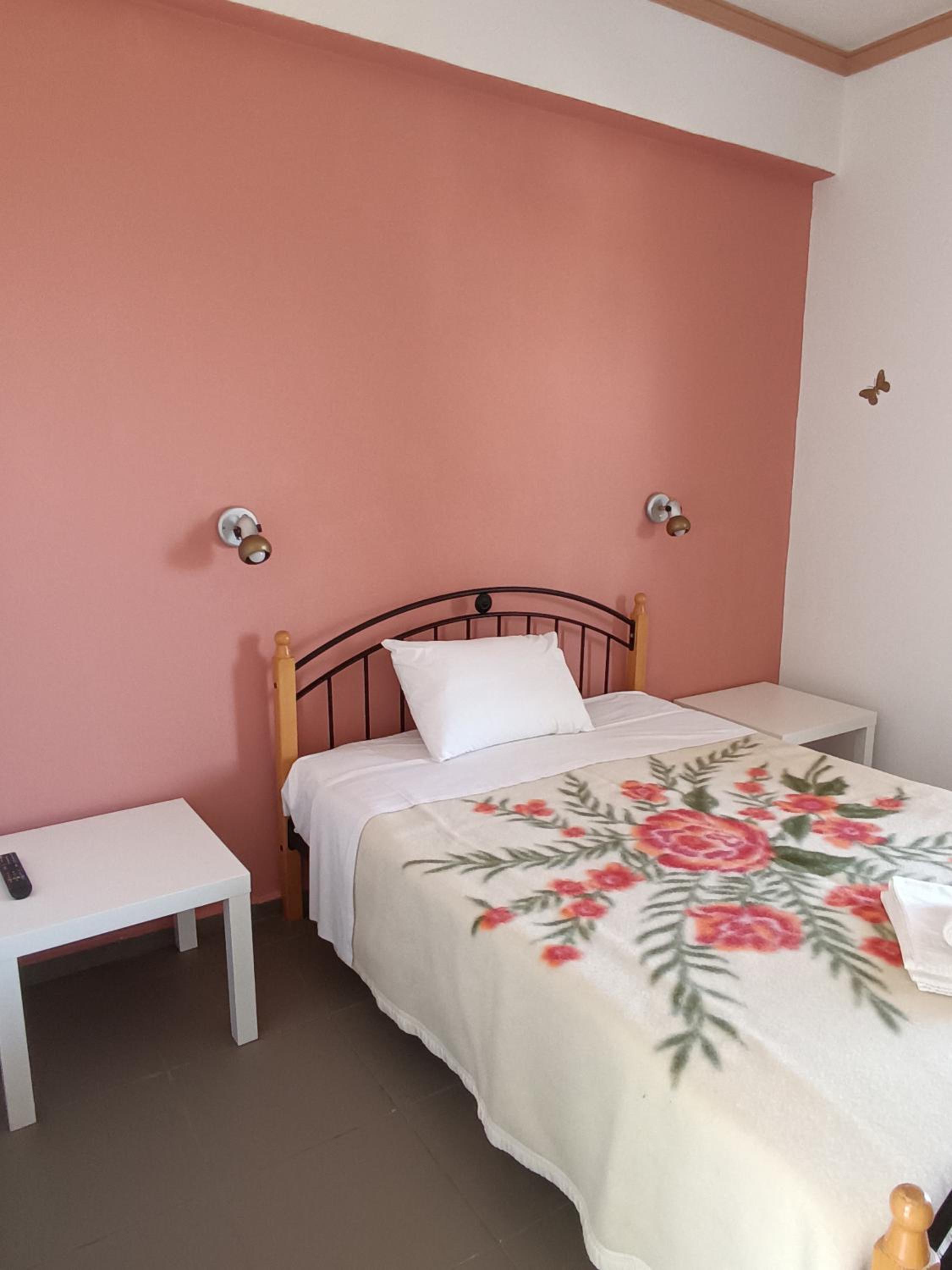 Classic Triple Room photo 1