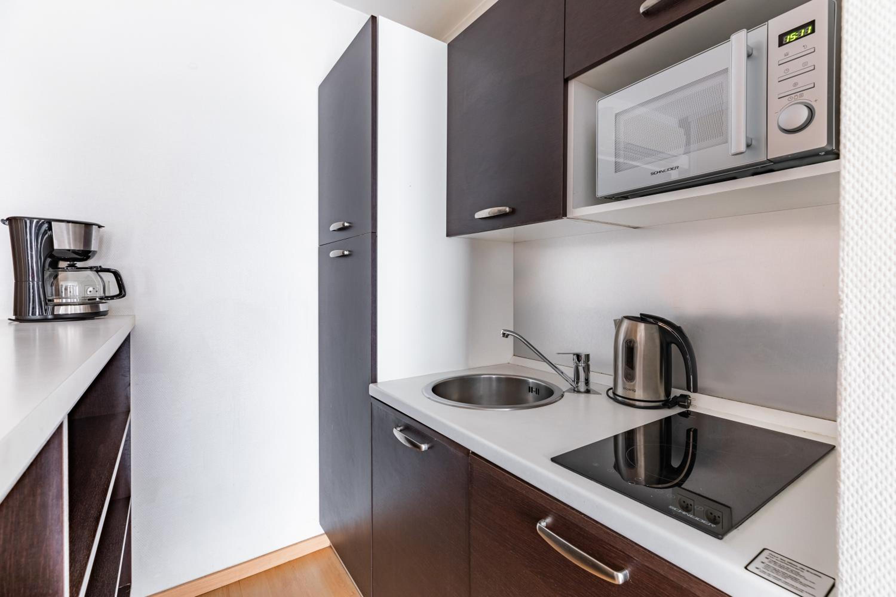 One-Bedroom Apartment - Photo 3