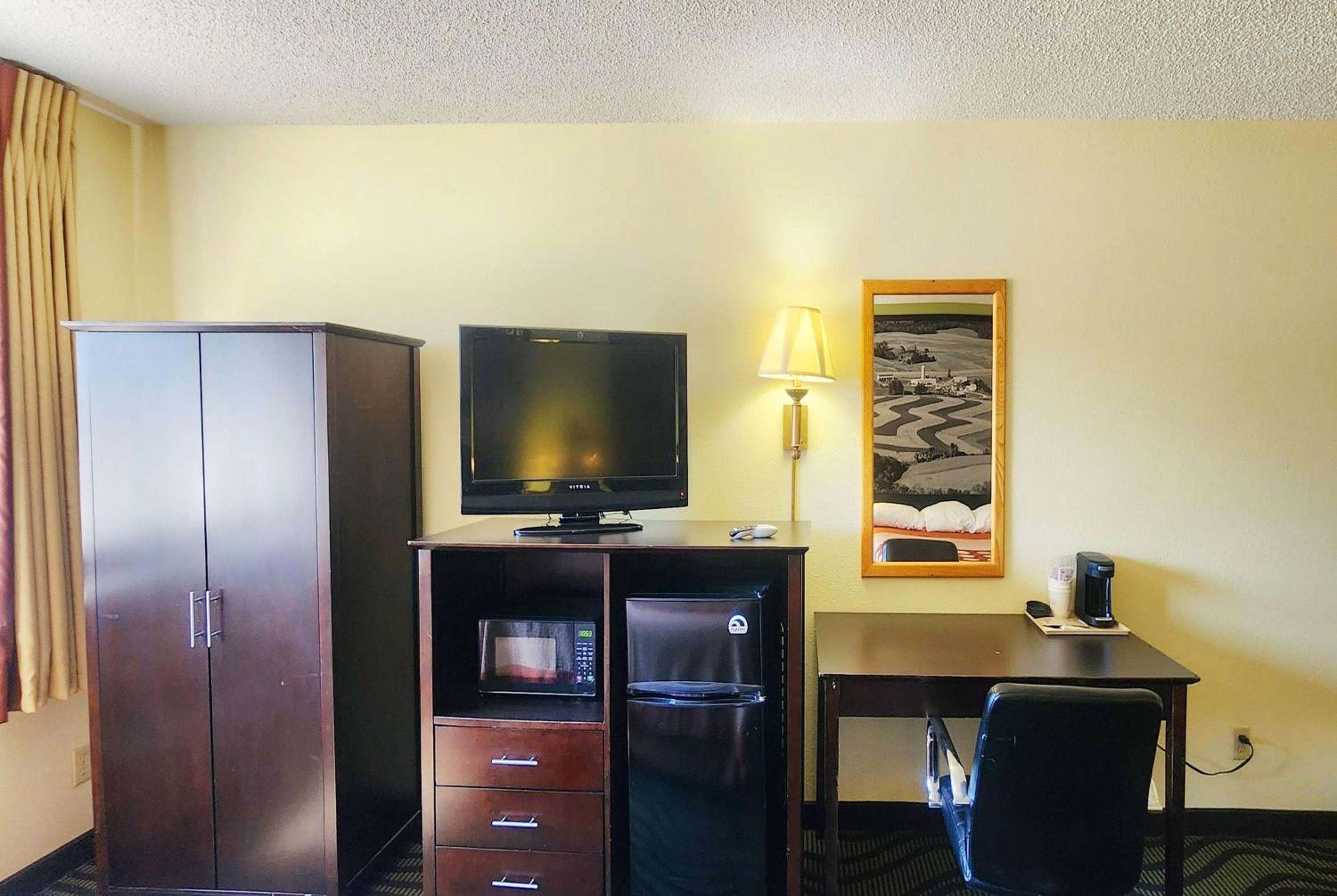 King Room - Disability Access/Non-Smoking - Photo 1