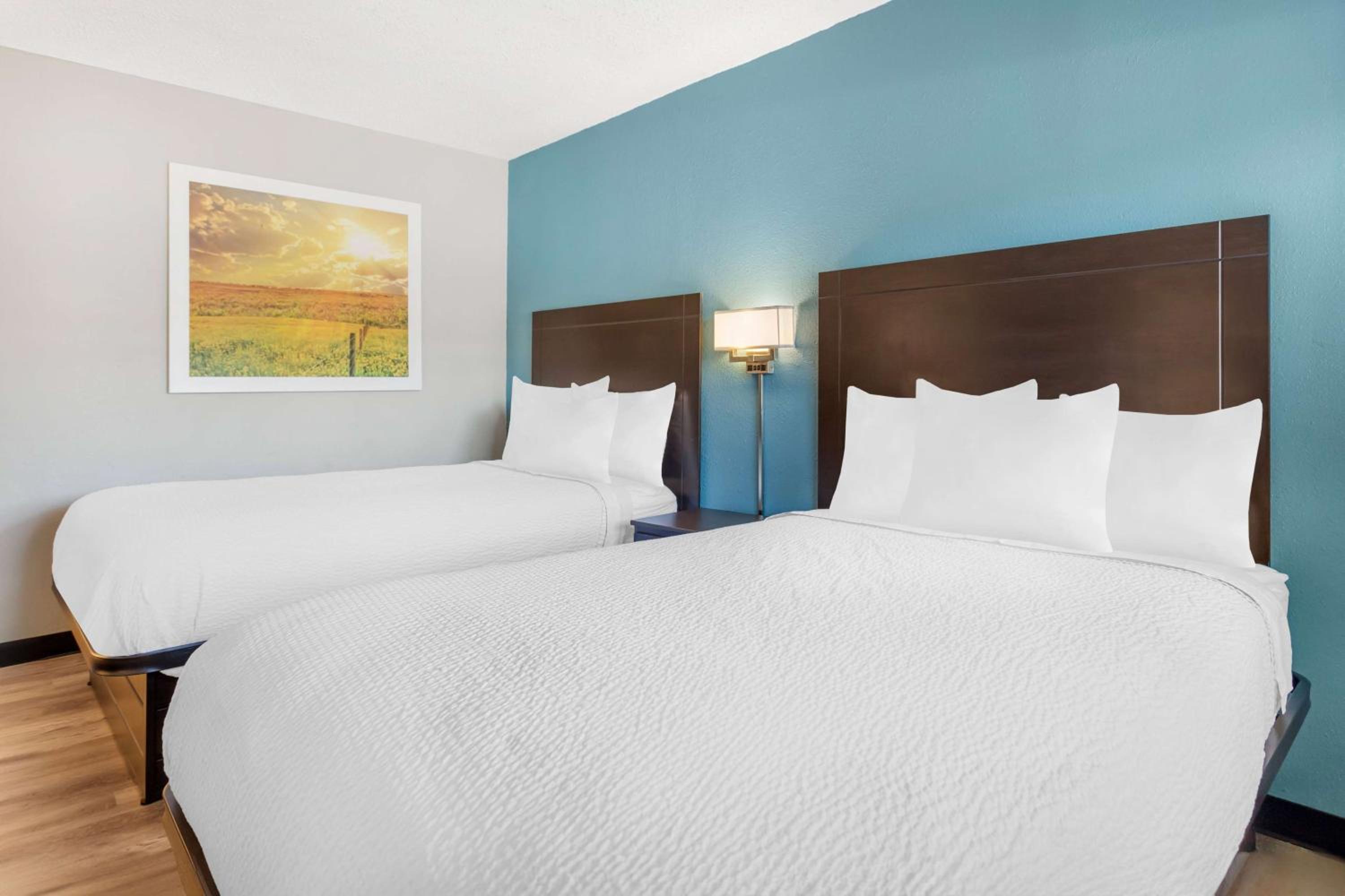 Double Room with Two Double Beds - Smoking - Photo 1