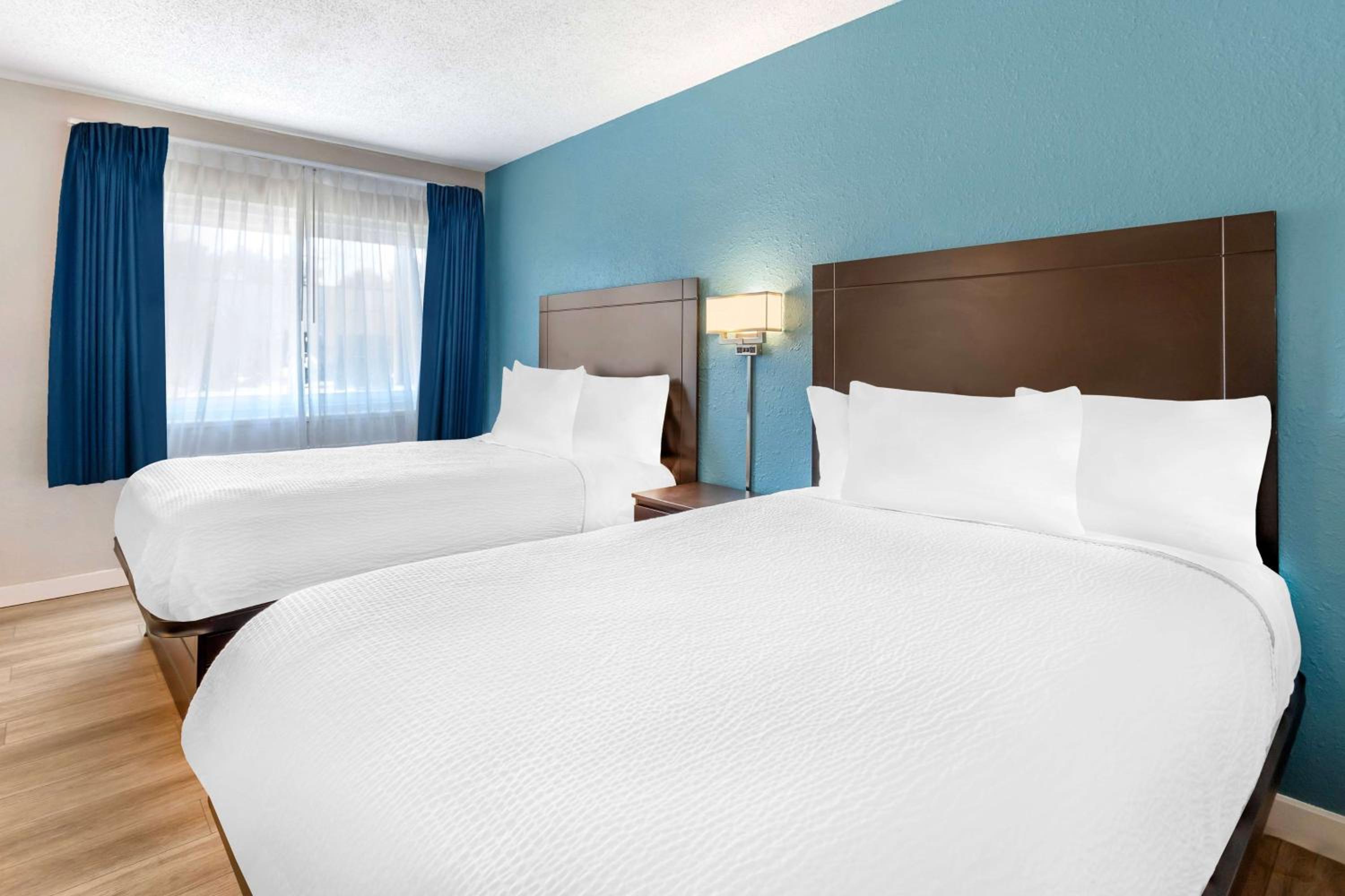 Double Room with Two Double Beds - Non-Smoking - Photo 1