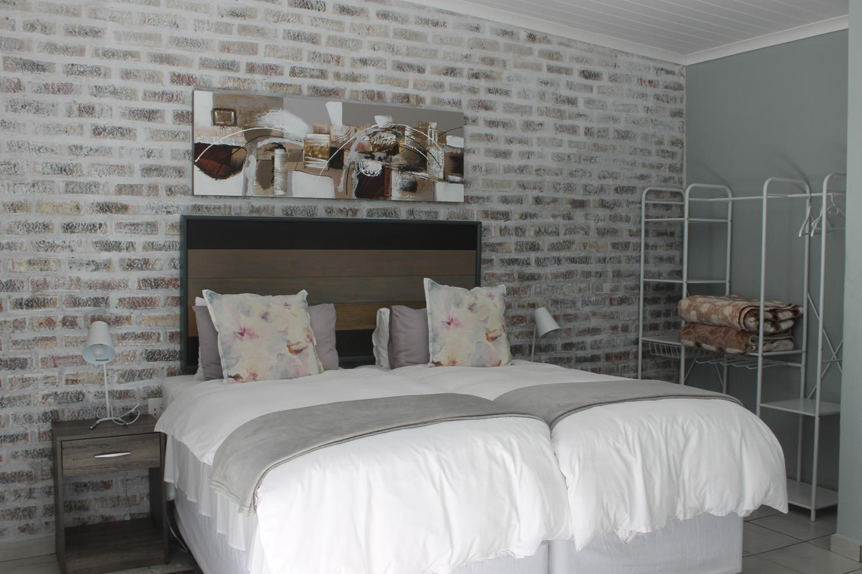 Comfort Queen Room - Photo 1