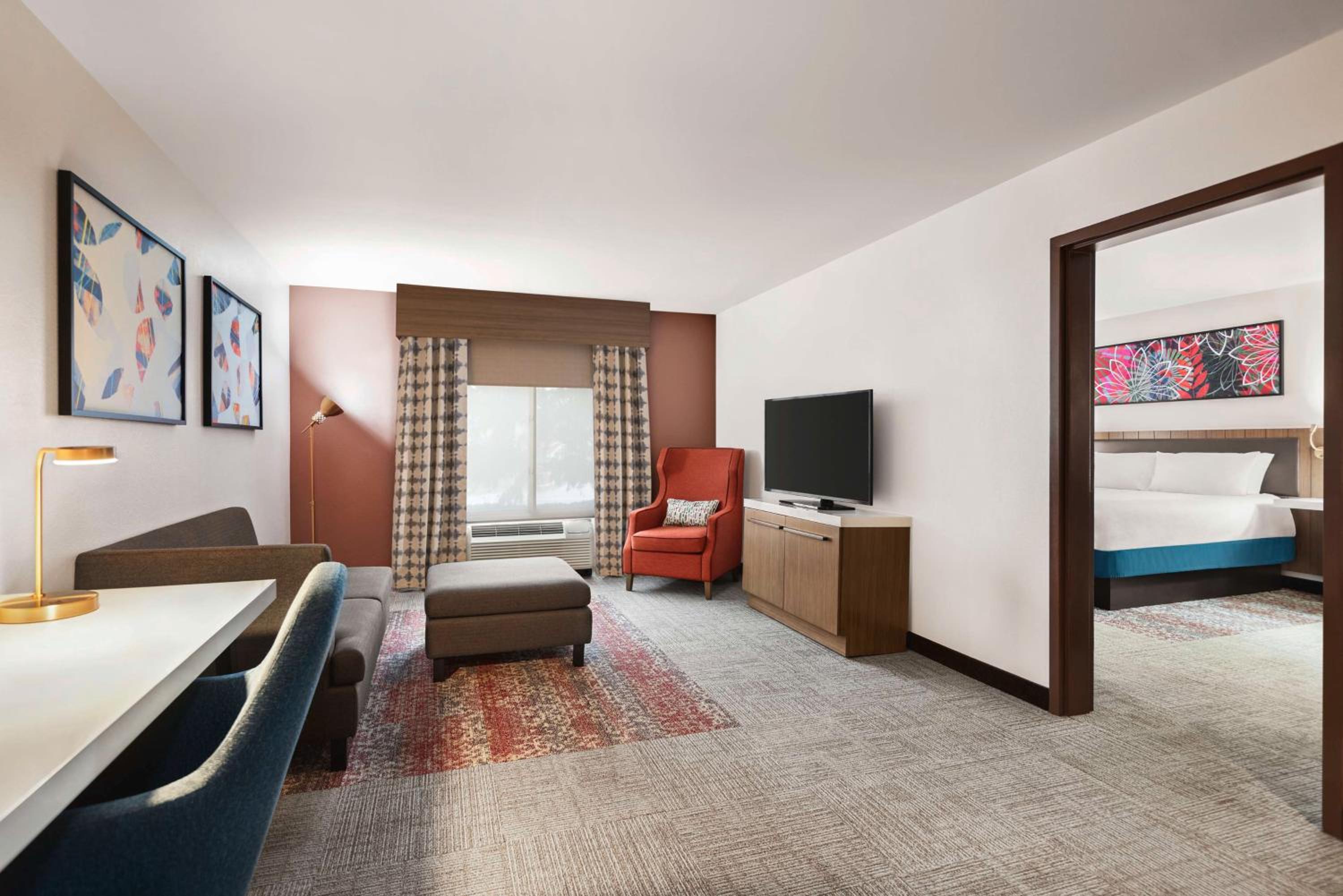 One-Bedroom King Suite - Photo 2