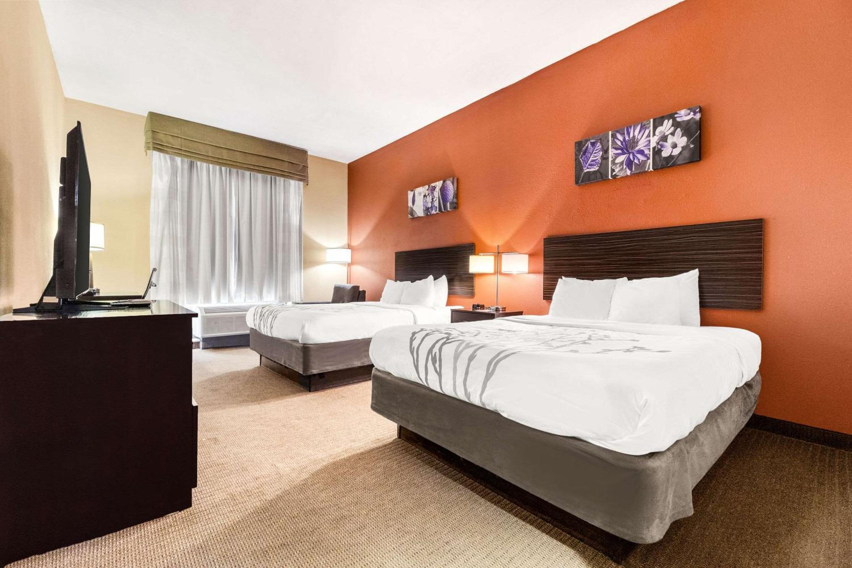 Queen Room with Two Queen Beds - Non-Smoking photo 1